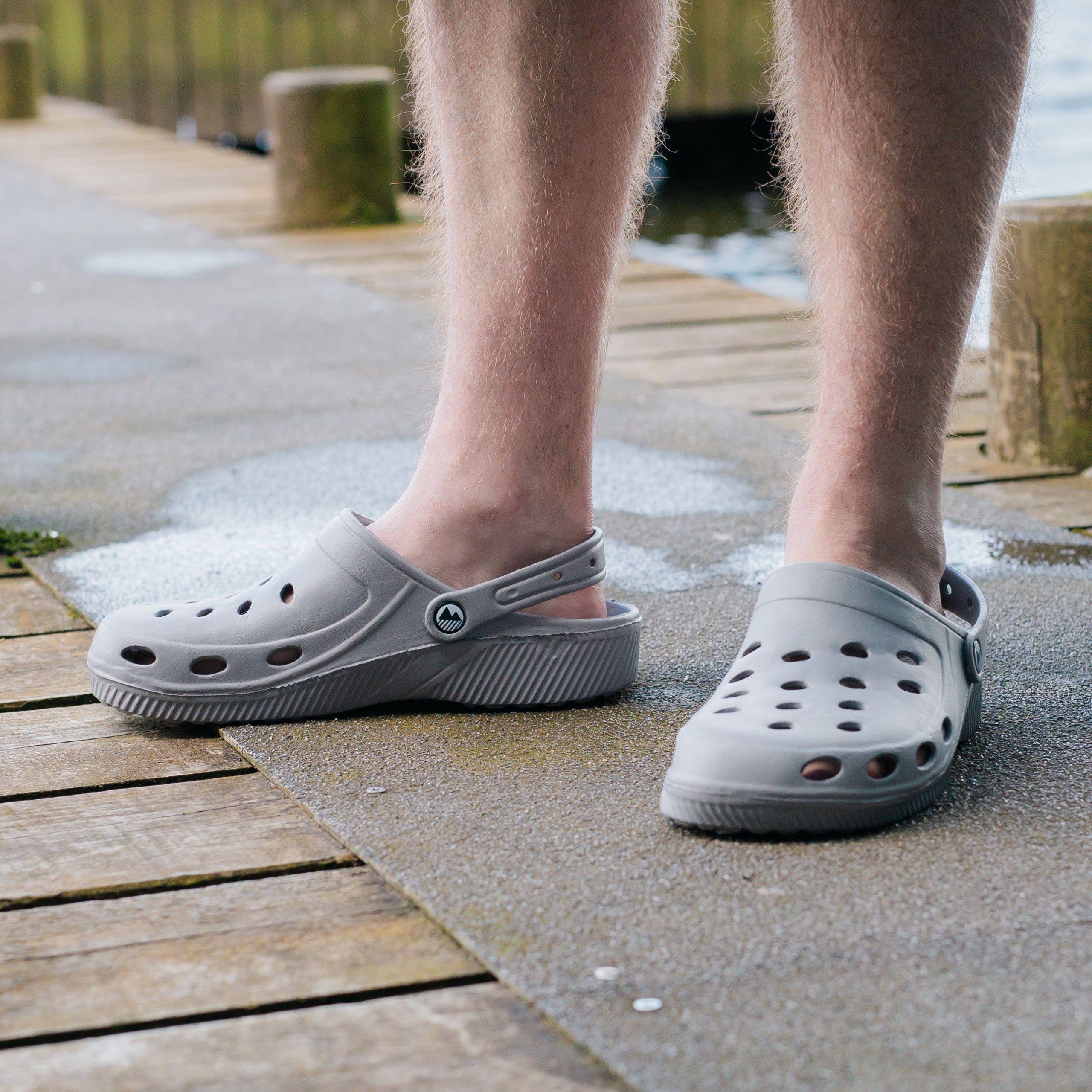 Men's Breathable Slip-On Clogs - Comfortable & Lightweight for Outdoor, Garden, and Casual Wear
