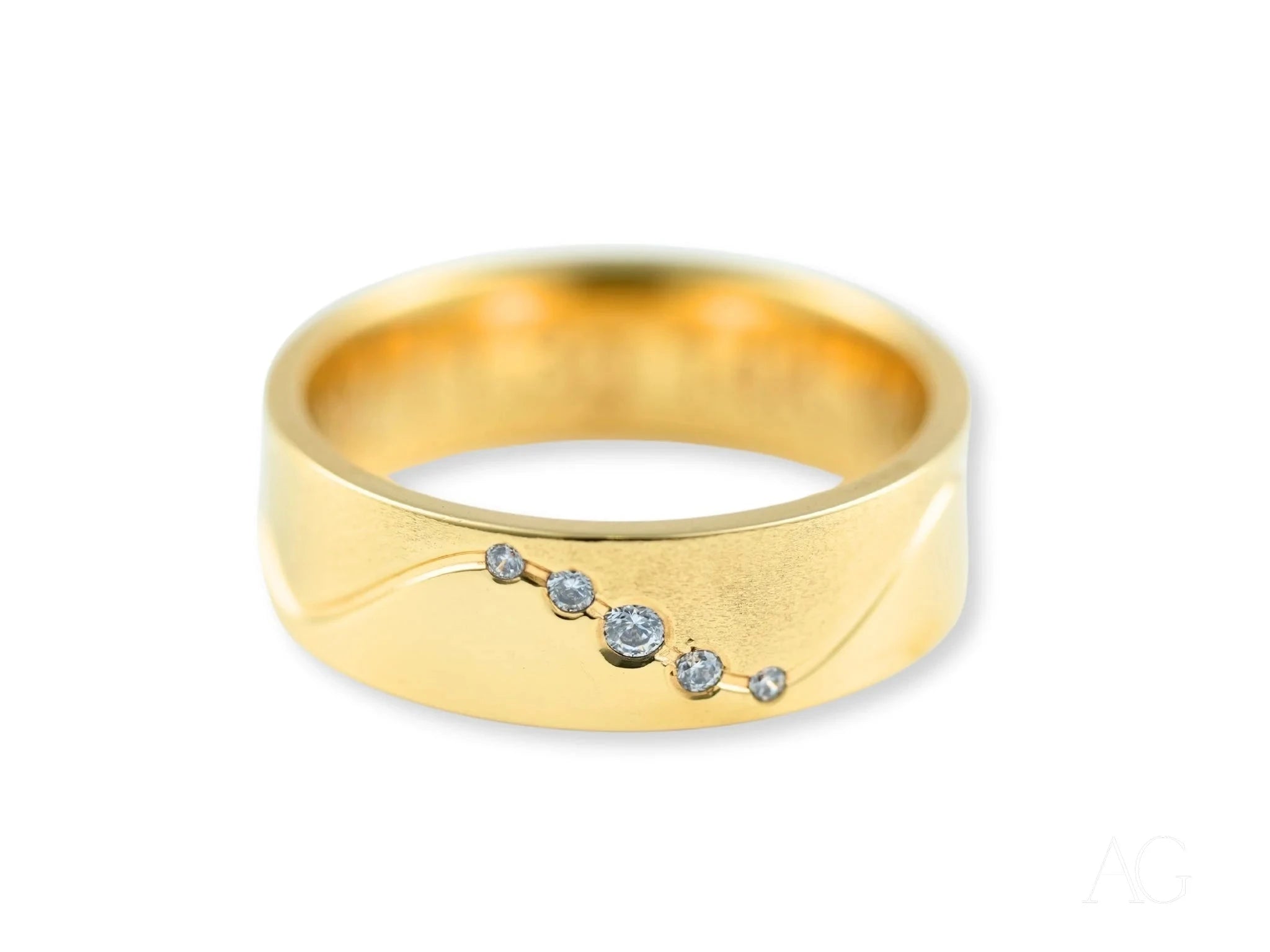 Eternal Wave Diamond Wedding Band for Women - Elegant Stackable Ring for Brides, Anniversaries & Special Occasions