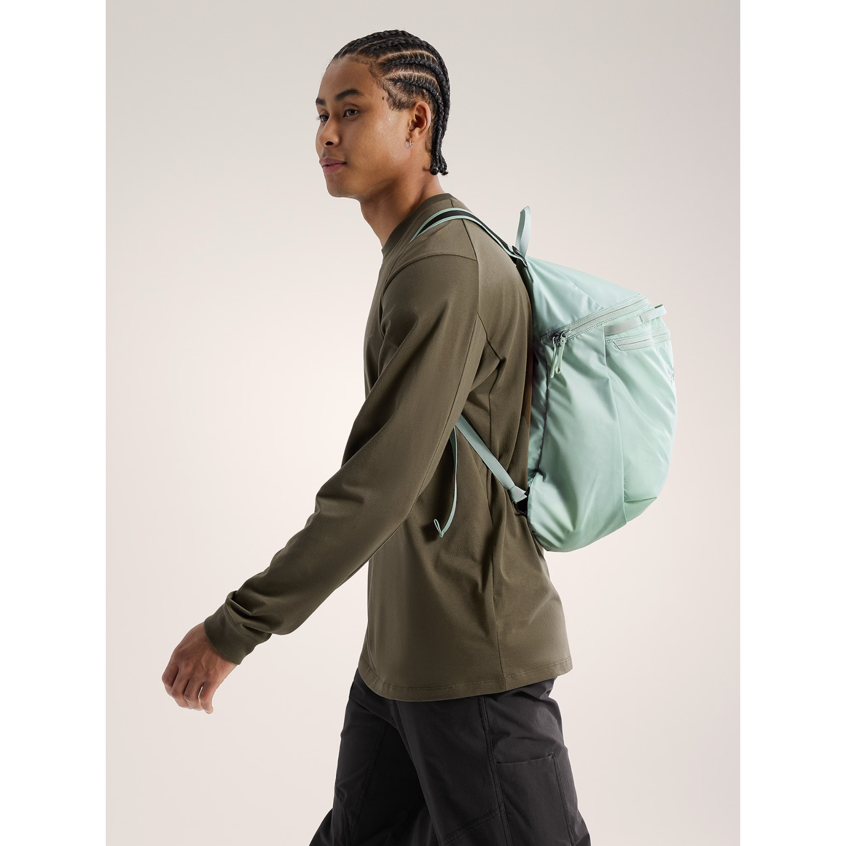 Arc'teryx Heliad 15L Backpack - Lightweight Hiking Daypack for Men & Women - Water-Resistant Outdoor Gear for Camping, Travel & Daily Commute