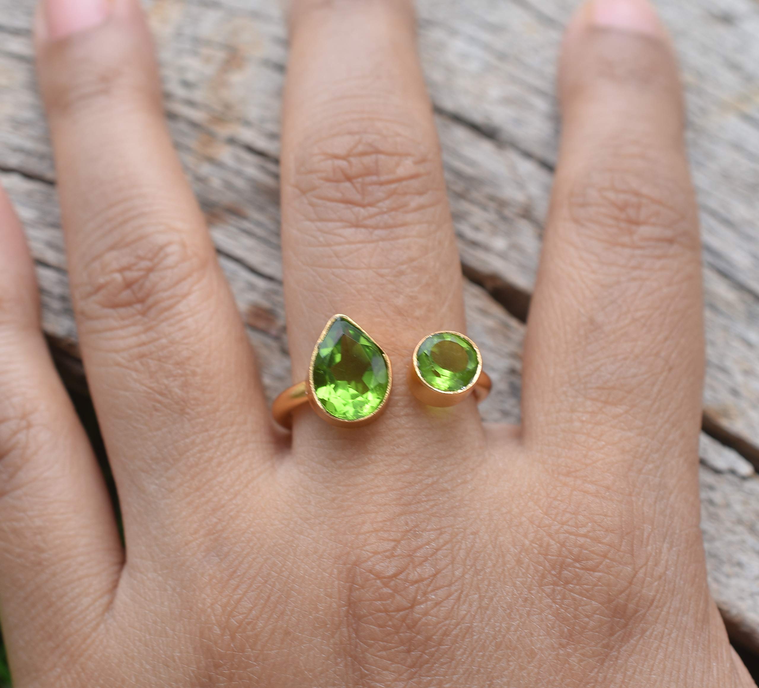 August Birthstone Peridot Ring for Women - Minimalist Green Adjustable Statement Jewelry | Delicate Costume Ring with Multi-Stone Design | Perfect for Everyday Wear, Gifts & Special Occasions