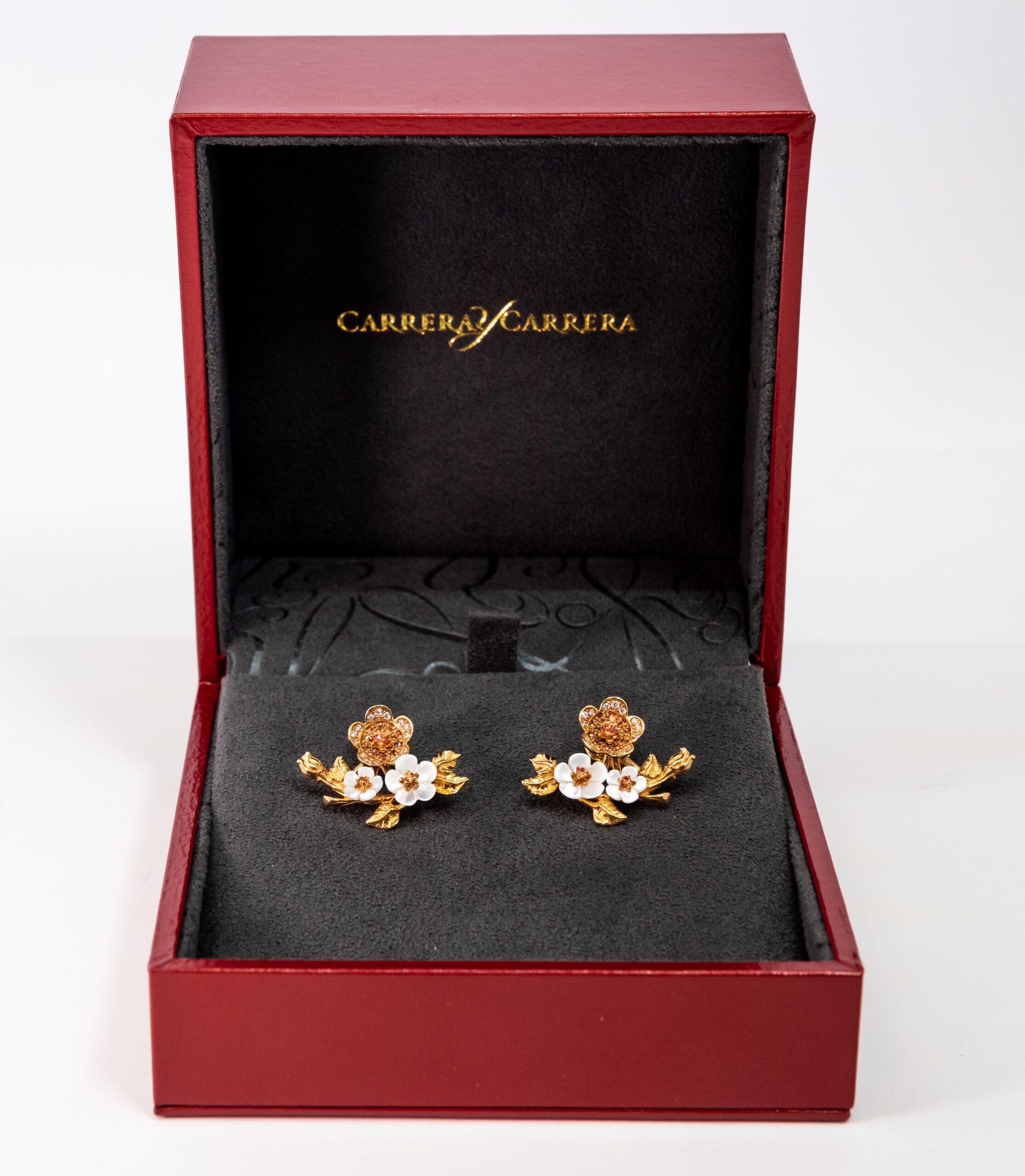 Carrera Y Carrera Cerezo 3 Flower 18K Yellow Gold Mother of Pearl and Diamond Earrings | Elegant Jewelry for Weddings, Parties & Special Occasions
