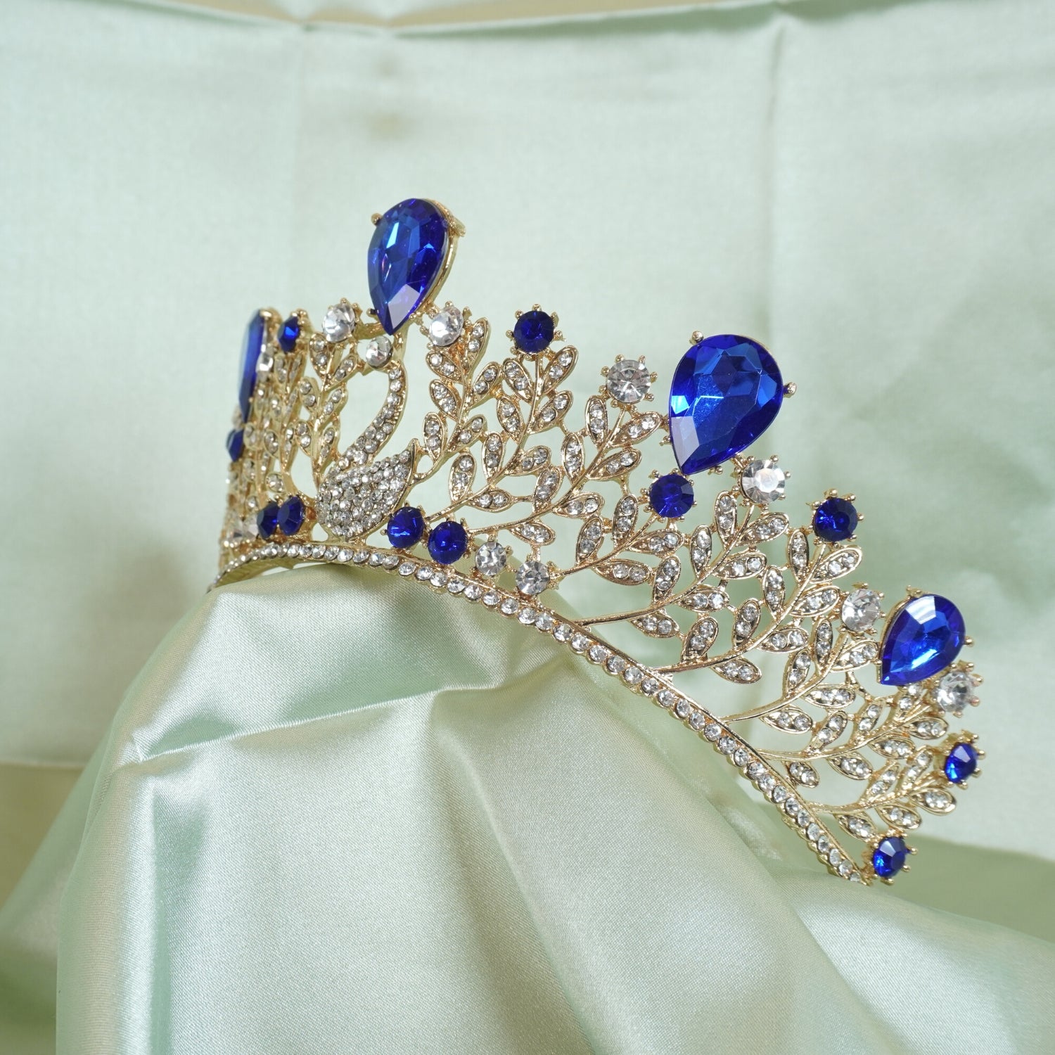 Sparkling Rhinestone Wedding Tiara Crown for Women & Girls - Elegant Bride Headband, Princess Party Hair Accessory - Perfect for Bridal, Birthday, Prom & Special Occasions
