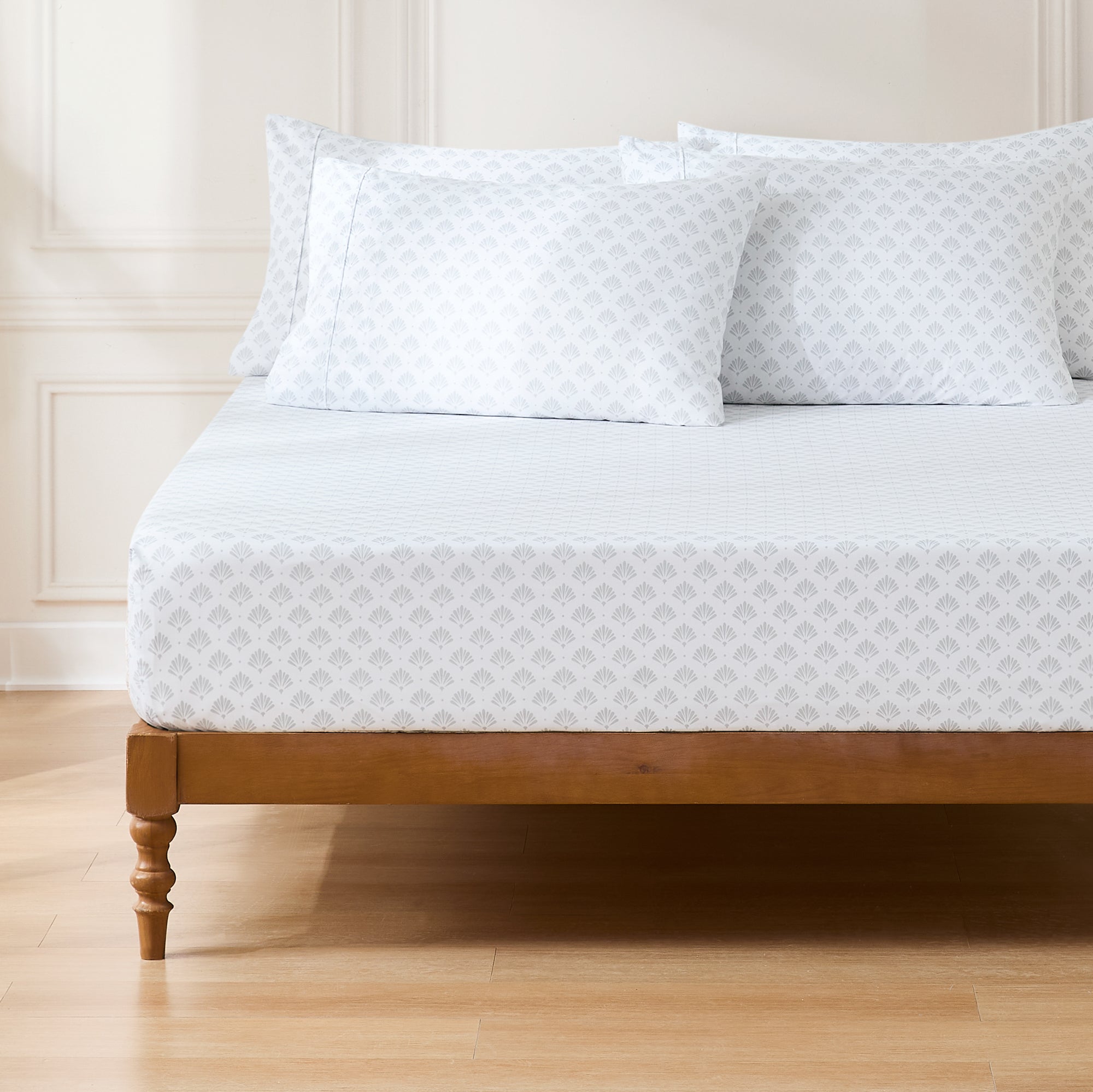 Premium Scallop Edge Fan Pattern Bed Sheet Set - Queen Size, 100% Cotton, Breathable & Soft for Ultimate Comfort - Perfect for Master Bedrooms, Guest Rooms & Cozy Home Decor