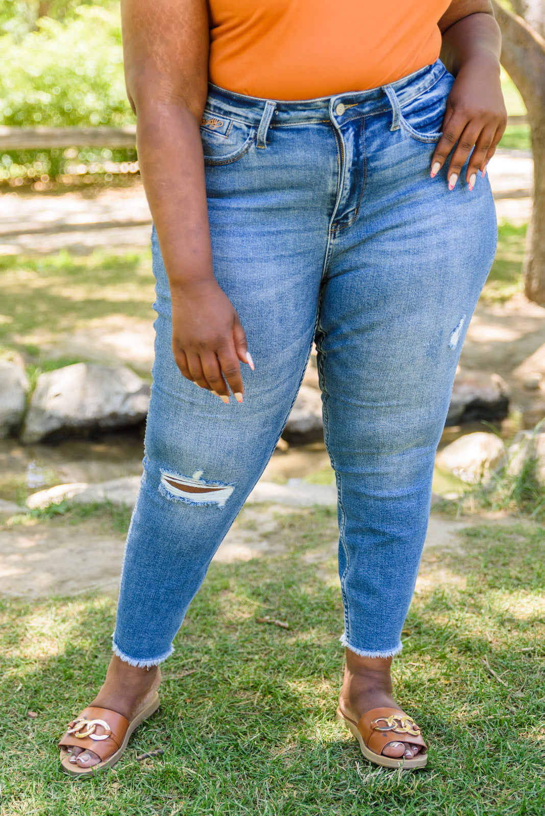 Stylish Howdy Embroidery Boyfriend Jeans for Women | Distressed Denim Pants with Western Design | Perfect for Casual Outfits, Date Nights & Country Music Festivals