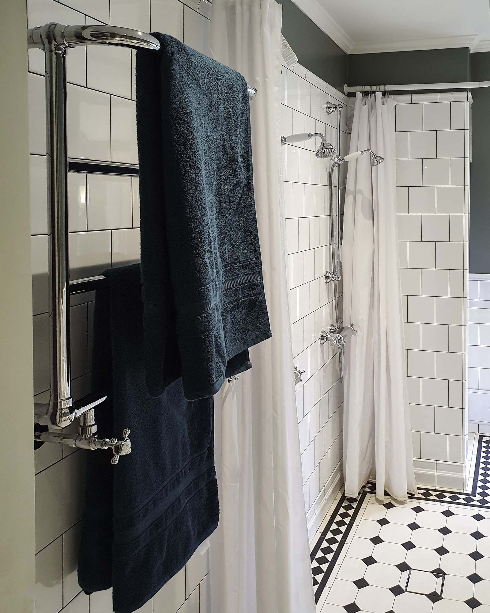 Burlington Cleaver Hand Towel Holder - No Vents, Wall-Mounted Bathroom Towel Rack for Kitchen & Bathroom Organization