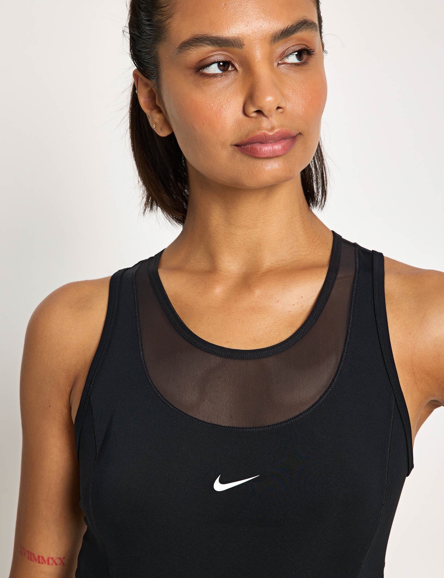 Nike Pro Dri-FIT Cropped Workout Tank Top for Women - Moisture-Wicking, Breathable & Quick-Dry - Black/White - Perfect for Gym, Yoga & Running