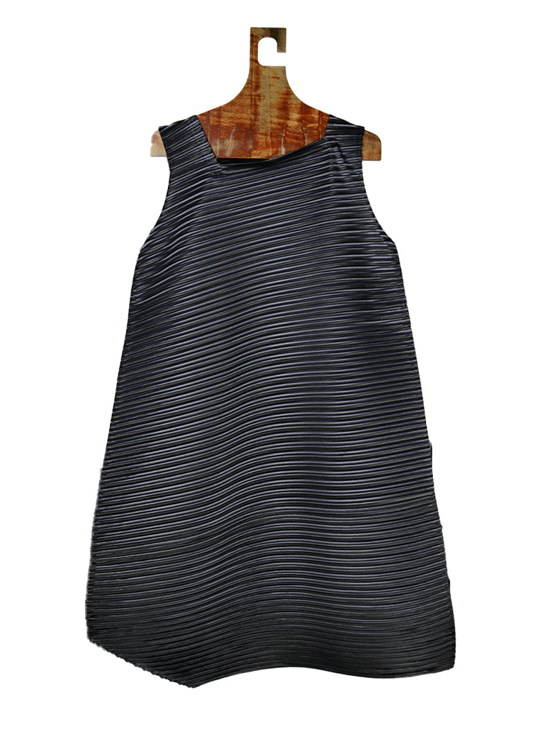 Issey Miyake Pleats Please Black Pleated Dress Size 46 - Elegant & Comfortable for Work, Parties & Special Occasions