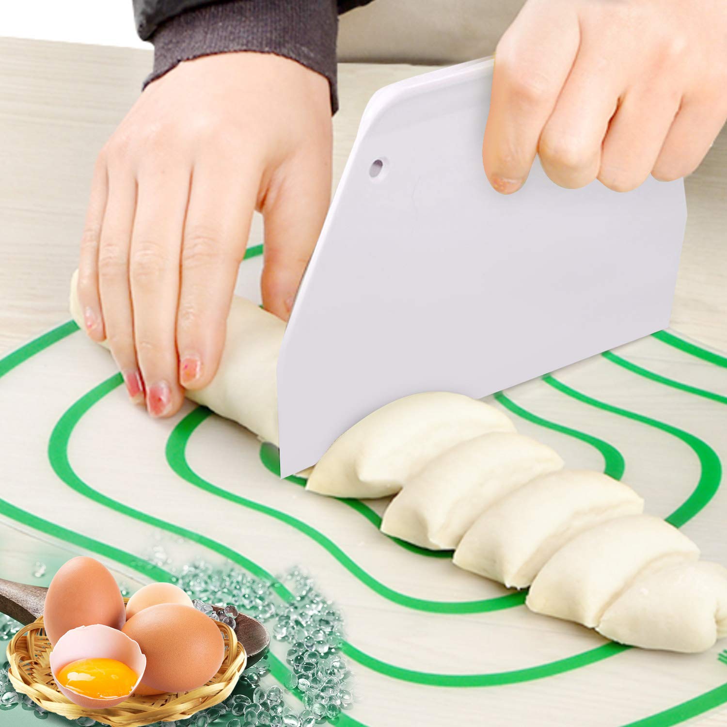 2-Piece Plastic Bread Scraper & Dough Knife Set - Green & White Pastry Tool for Baking, Cooking, and Kitchen Prep | Ideal for Bread Making, Cake Decorating, and Pizza Dough Cutting