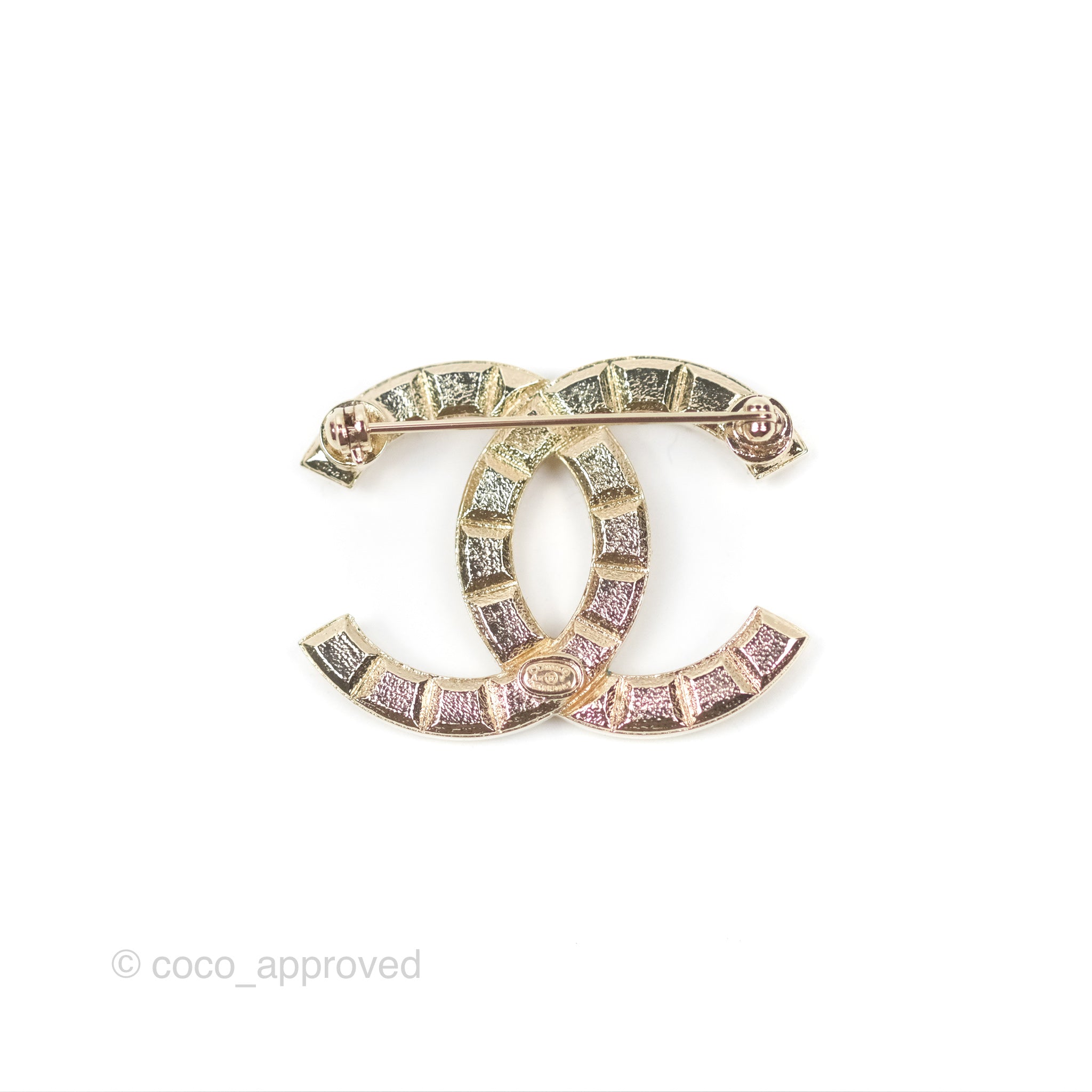 Chanel CC Logo Brooch Gold Tone 17V - Elegant Fashion Accessory for Women, Perfect for Dresses, Jackets & Handbags