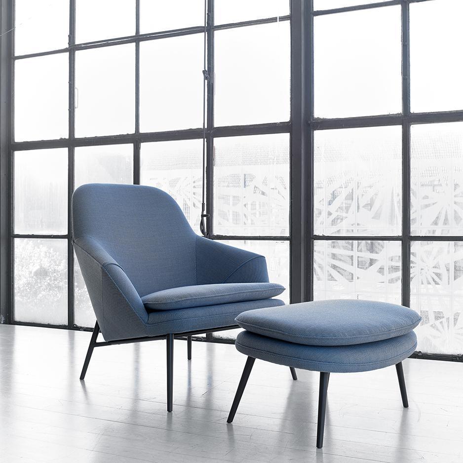 365 North Hug Chair by Wendelbo - Modern Lounge Chair for Living Room, Office & Relaxation - Scandinavian Design with Comfortable Cushions