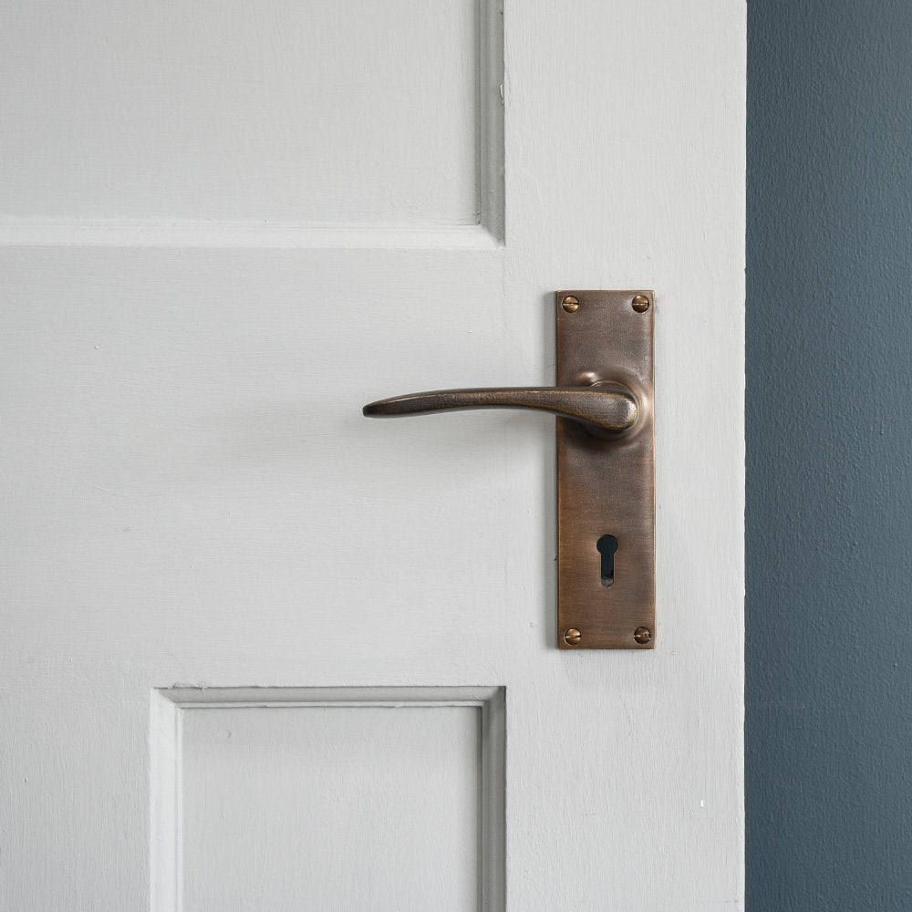 Vintage Distressed Antique Brass Oak Lever Door Handles - Rustic Cabinet & Furniture Hardware for Bedroom, Bathroom, Closet Doors