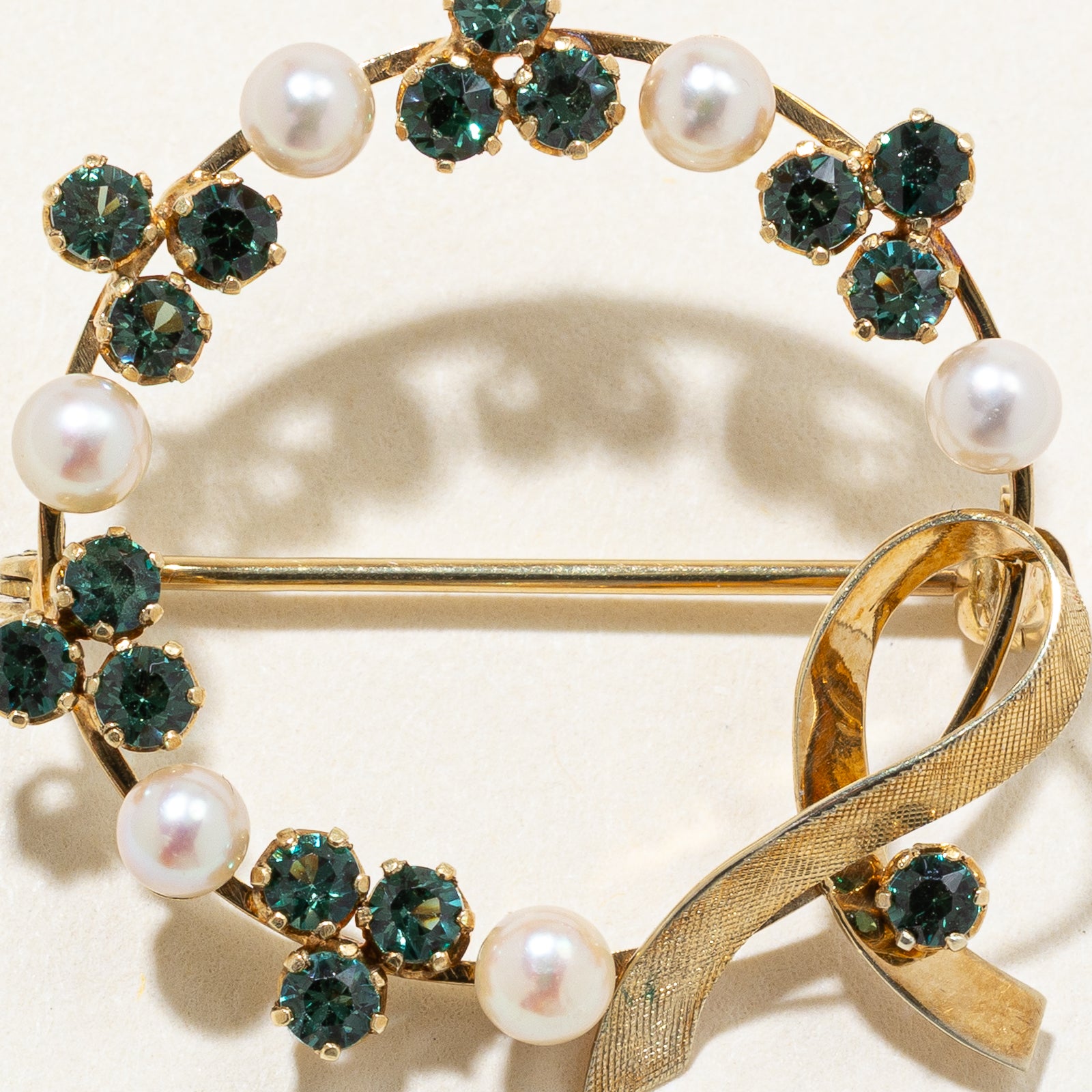 1.00ctw Synthetic Spinel & Cultured Pearl Wreath Brooch Pin - 3.50mm Elegant Floral Design for Women's Fashion Accessories | Perfect for Weddings, Parties & Special Occasions