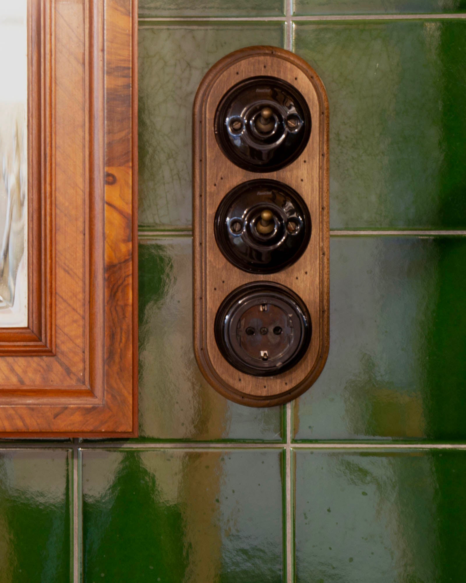 Eluttag Black Porcelain II Overlay Outlet Cover - Durable & Stylish for Home, Office, and Commercial Spaces