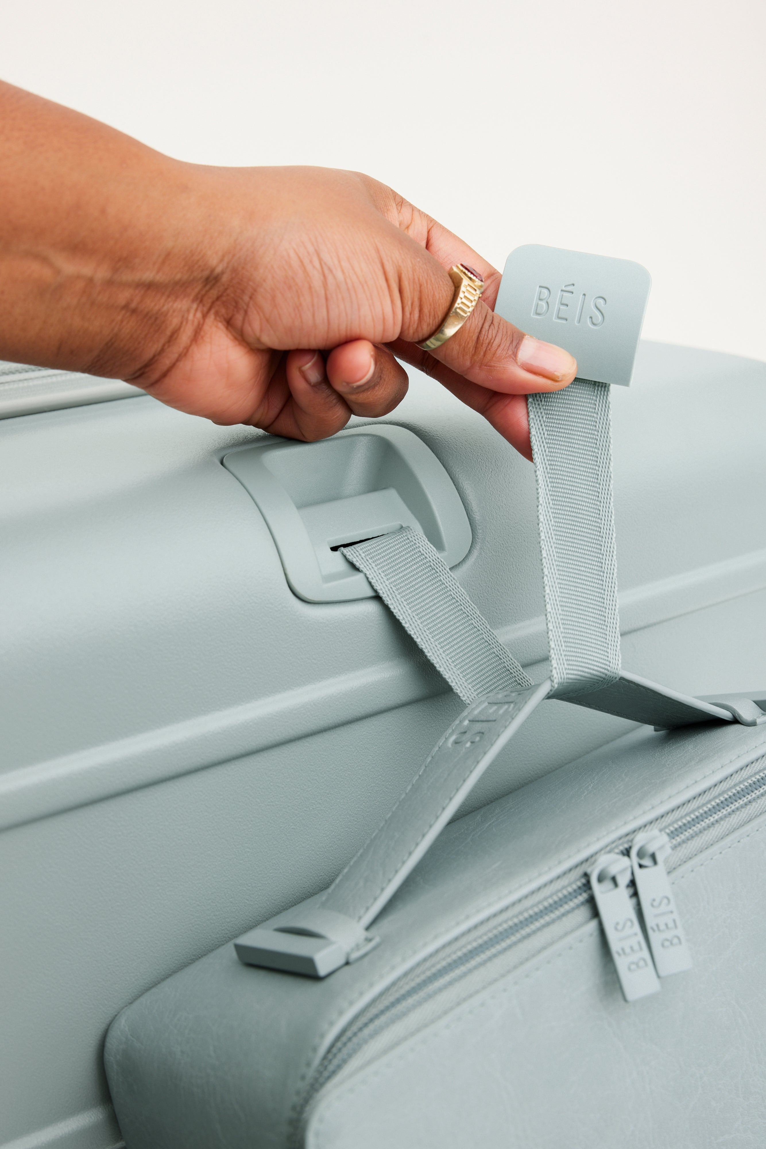 Slate Medium Check-In Roller Luggage - Perfect for Air Travel, Business Trips & Weekend Getaways