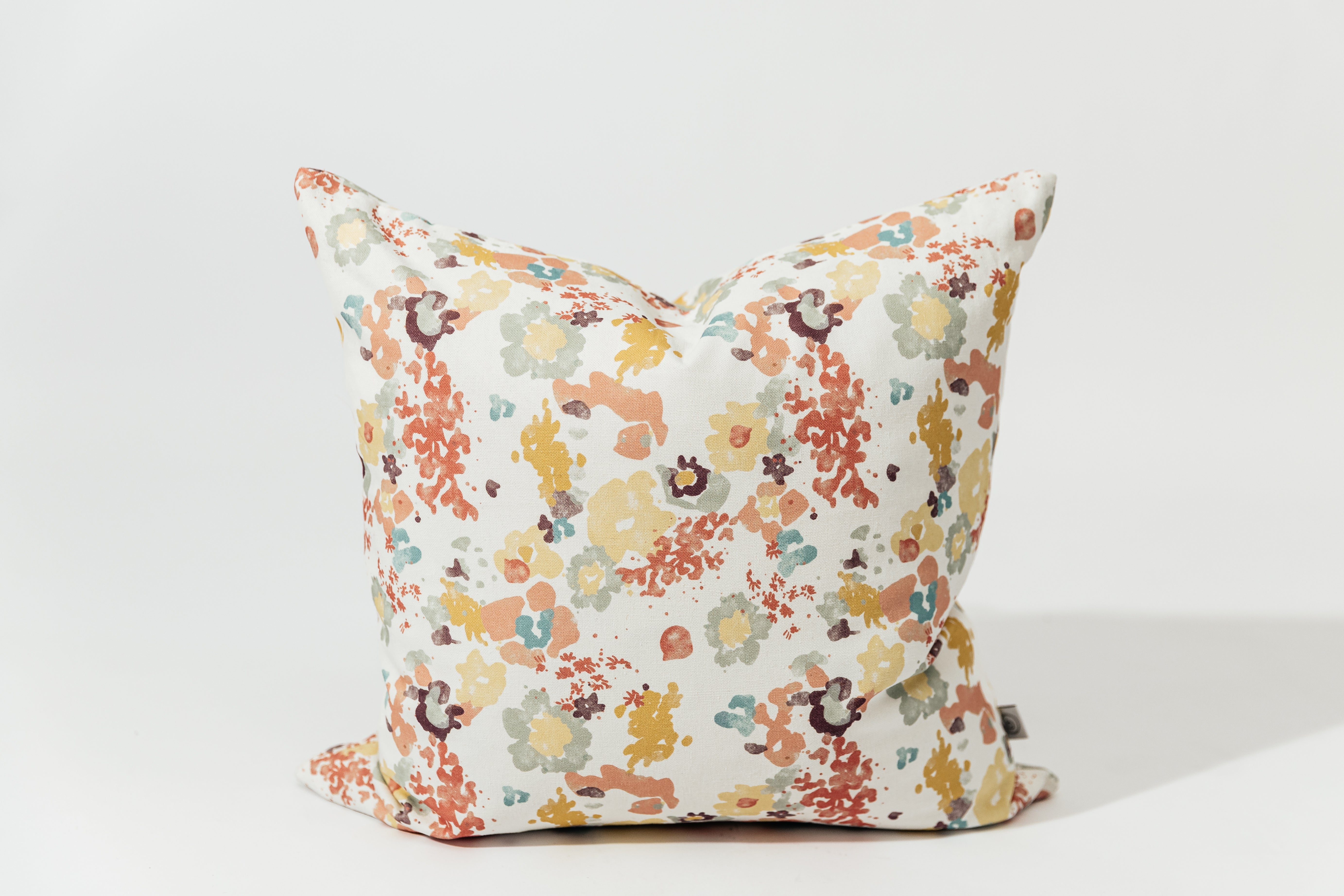 Chloe Luxe Medium Pillow Cover - Soft Decorative Cushion Case for Sofa, Bed & Home Decor - Premium Cotton Linen Blend with Hidden Zipper (18x18 Inches) - Perfect for Living Room, Bedroom & Cozy Spaces