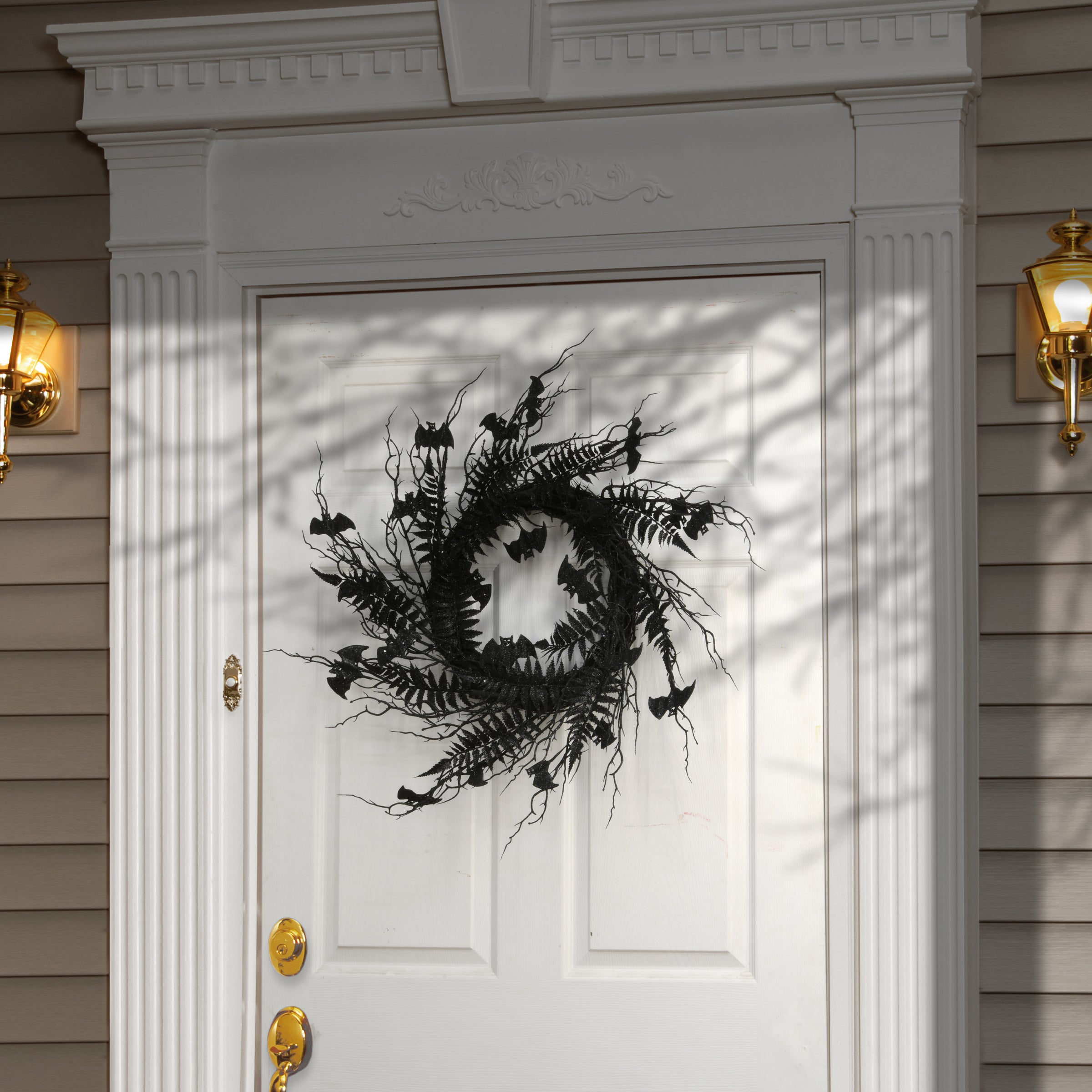 24 Inch Halloween Wreath with Bats, Fern Leaves & Branches - Spooky Front Door Decor for Halloween Party & Home Decoration