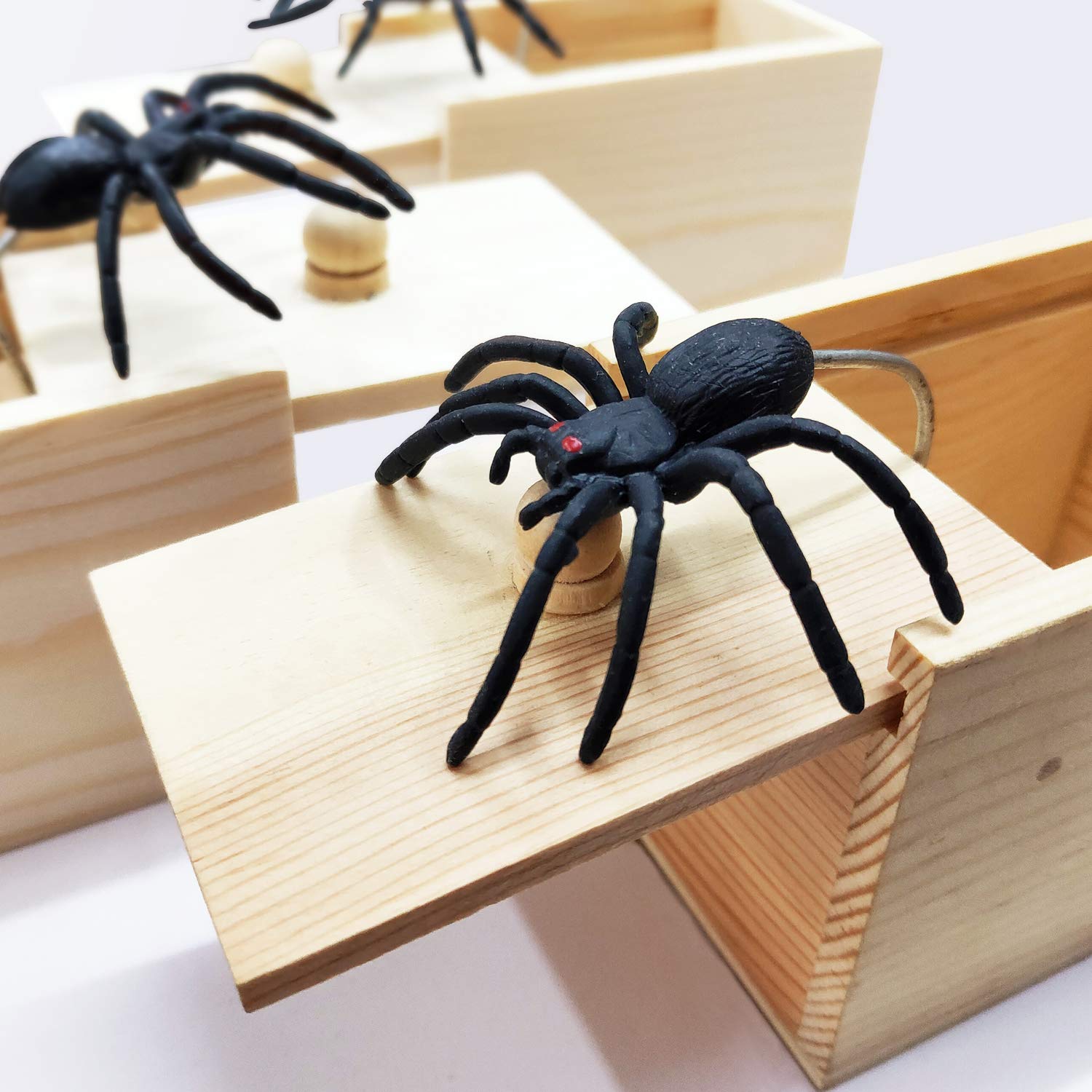 Handmade Wooden Surprise Prank Box with Realistic Rubber Spider - Funny Practical Joke Gift for Friends & Parties - Perfect for Halloween Pranks, Office Gags, and Birthday Surprises