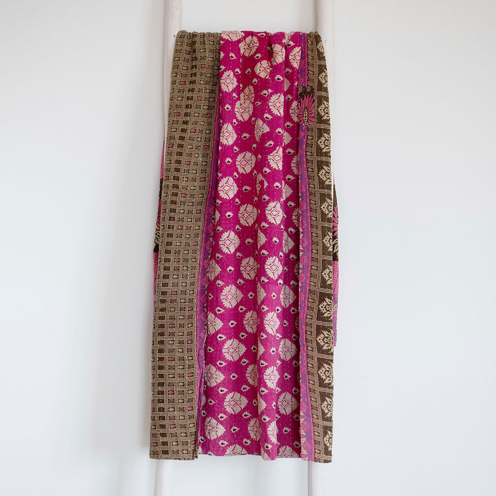 Handmade Kantha Quilt KT7109 - Unique Boho Chic Bedspread for Cozy Home Decor | Perfect for Bedroom, Living Room & Bohemian Style