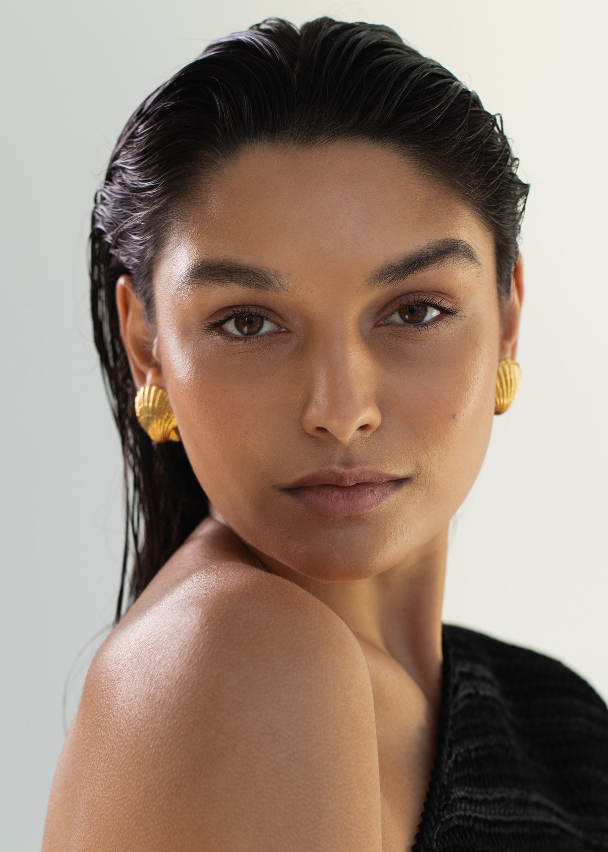 Elegant Gold Mar Earrings for Women - Trendy Dainty Hoop Earrings for Everyday Wear & Special Occasions