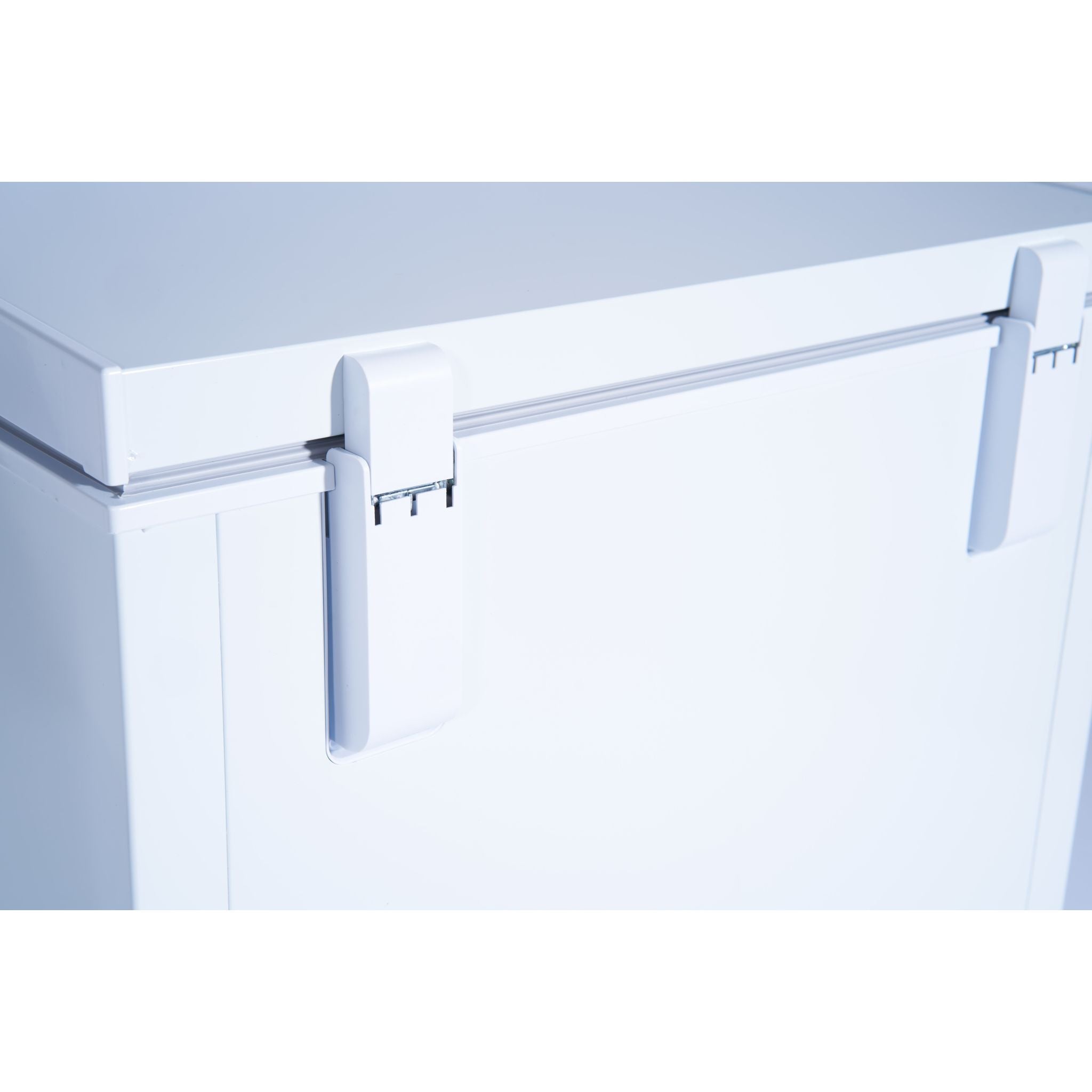 Danby DCF050A6WM 5.0 cu ft Compact Chest Freezer - White, Energy Efficient, Perfect for Home, Garage, or Basement Storage of Frozen Foods, Ice Cream, and Meal Prep