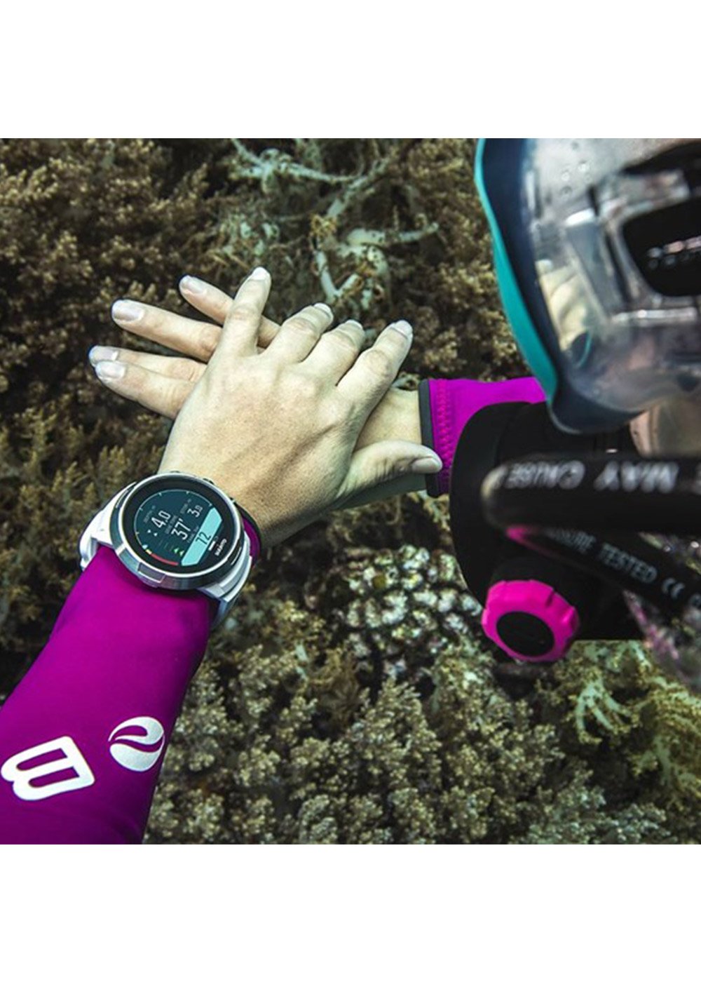 Suunto D5 White/Silver Dive Computer with USB Cable - Perfect for Scuba Diving, Snorkeling & Underwater Adventures