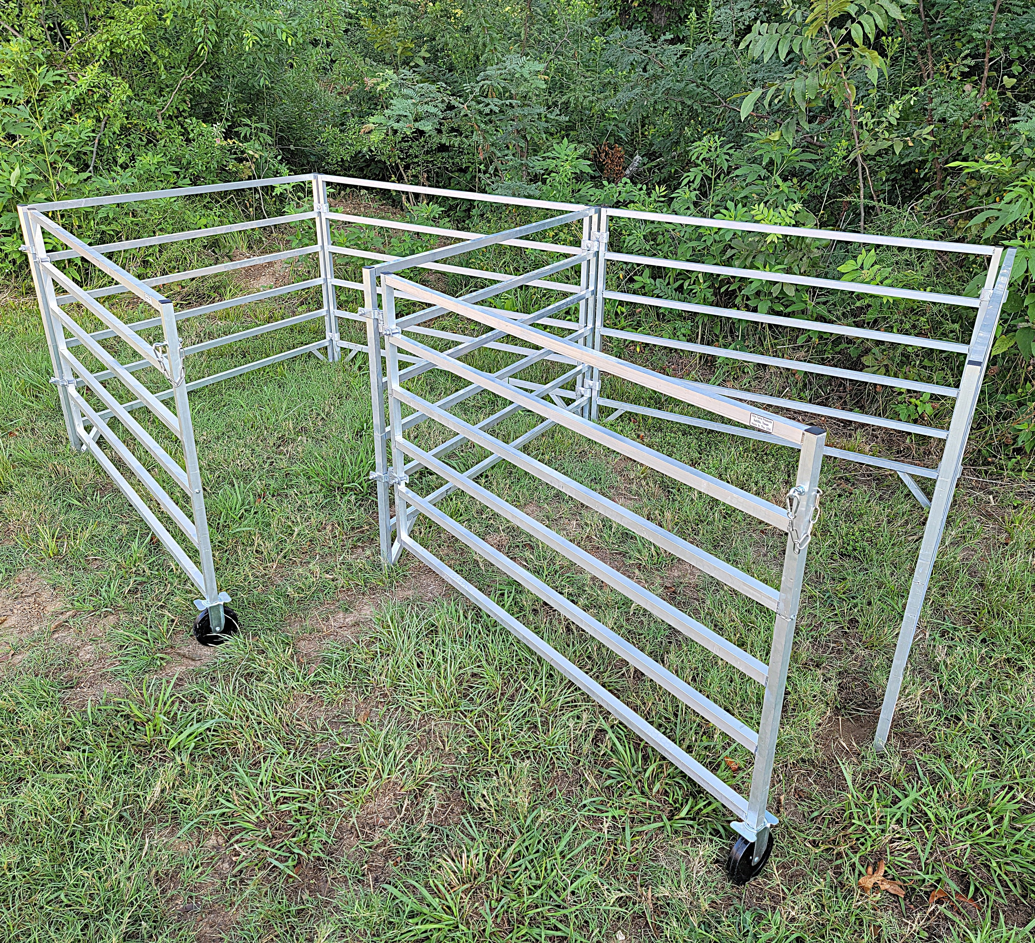 5 Ft x 5 Ft Aluminum 6-Rail Stall Kit with 2 Panels & 1 Gate - Heavy Duty Horse Stall Extension for Barns, Arenas & Pastures