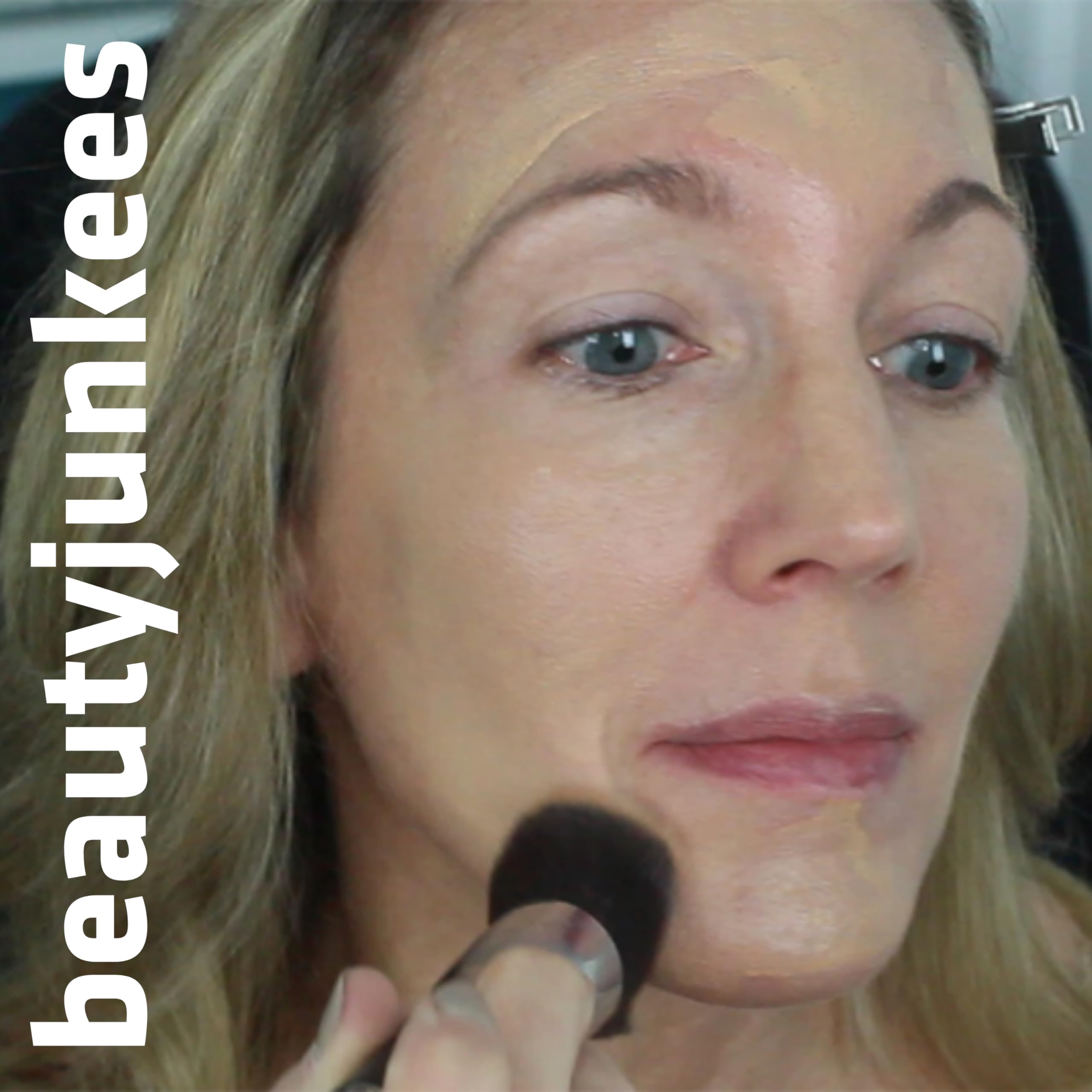 Flat Top Kabuki Foundation Brush - Large Dense Synthetic Makeup Brush for Liquid, Cream & Powder | Perfect for Buffing, Blending & Stippling | Professional Makeup Applicator for Flawless Base | Ideal for Everyday Makeup & Airbrush Finish