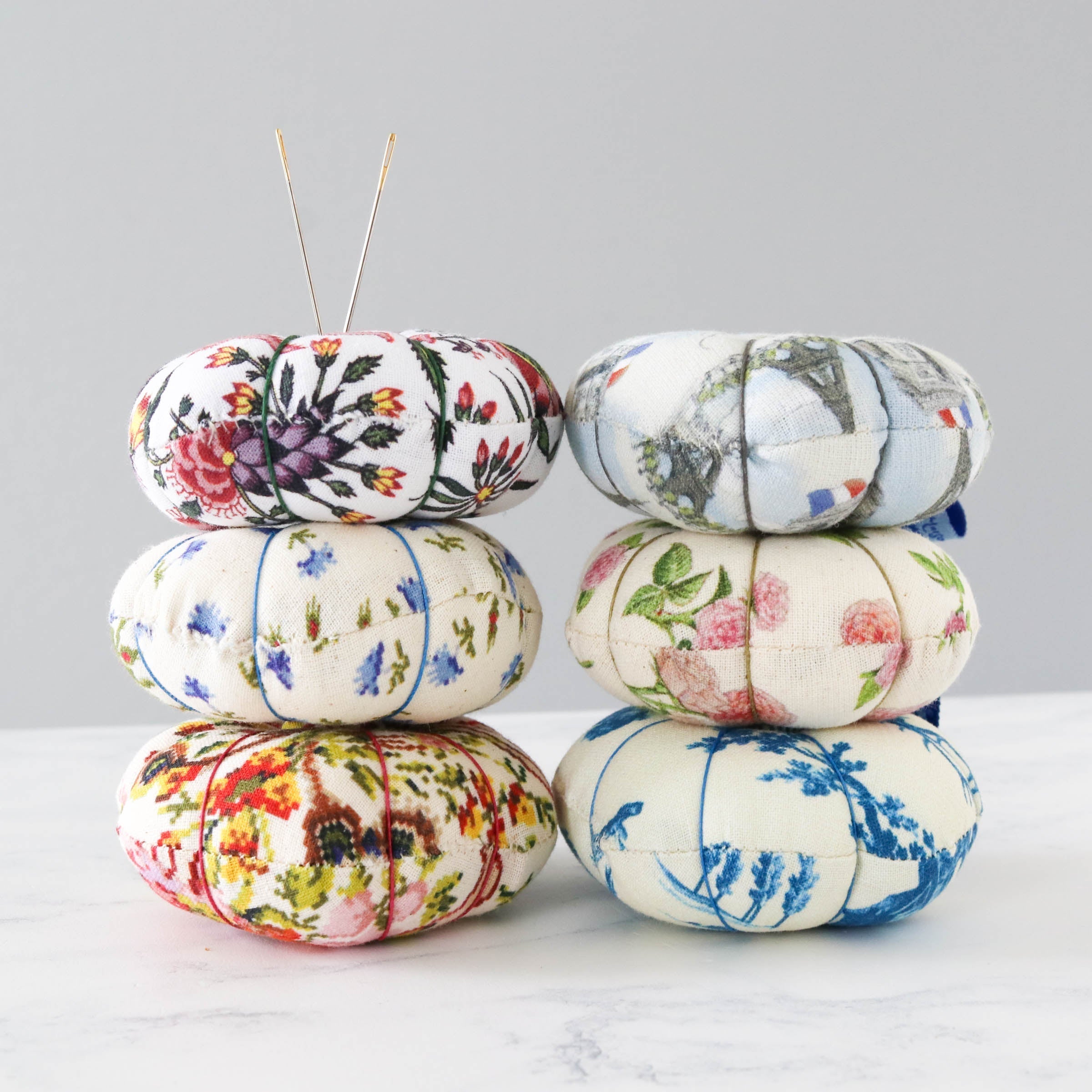 Maison Sajou Premium Fabric Pincushion - Queen's Bedchamber Design for Sewing, Quilting & Crafting - Perfect Gift for Seamstresses & DIY Enthusiasts