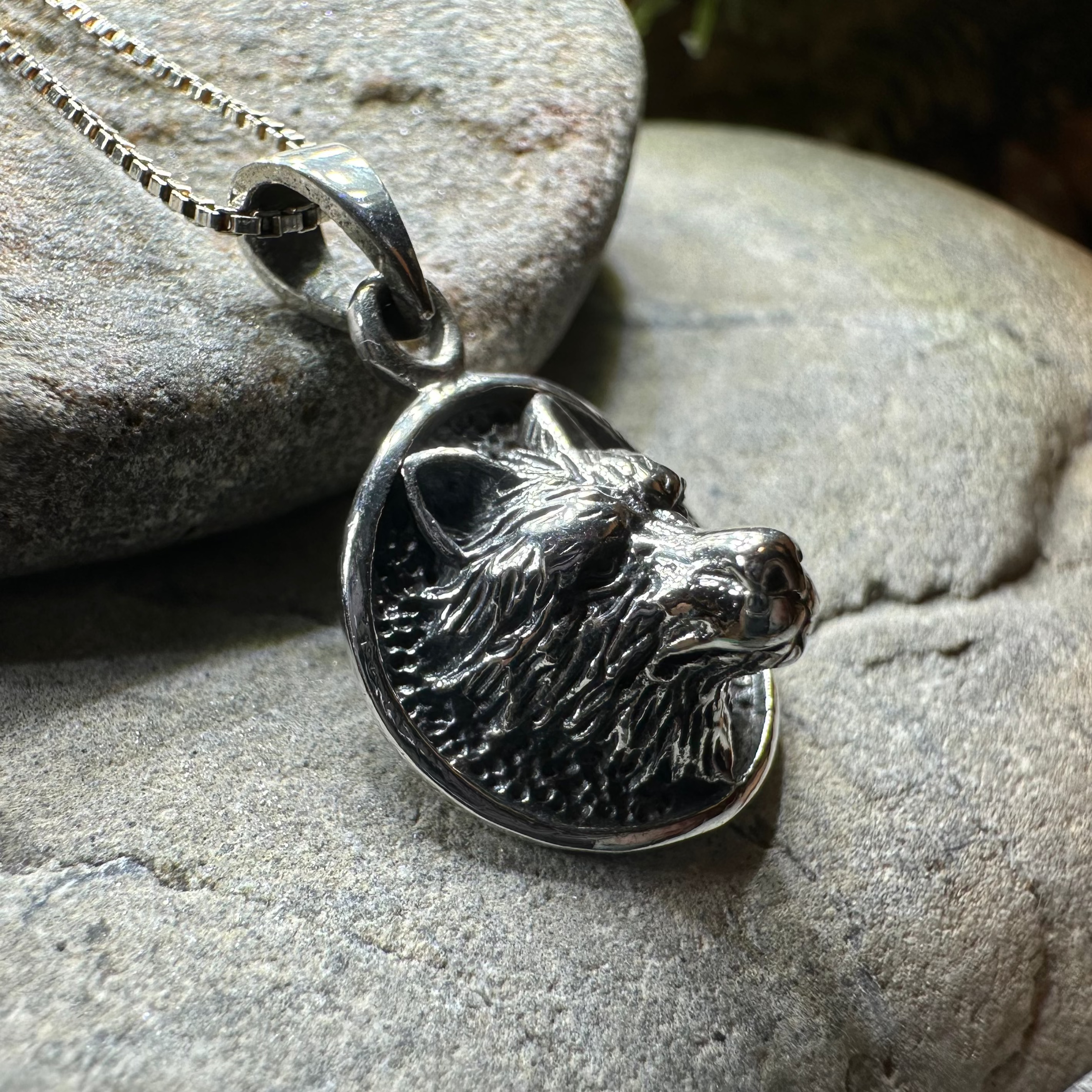 3D Wolf Necklace for Men & Women - Sterling Silver Howling Wolf Pendant - Perfect for Gifts, Outdoor Enthusiasts & Nature Lovers