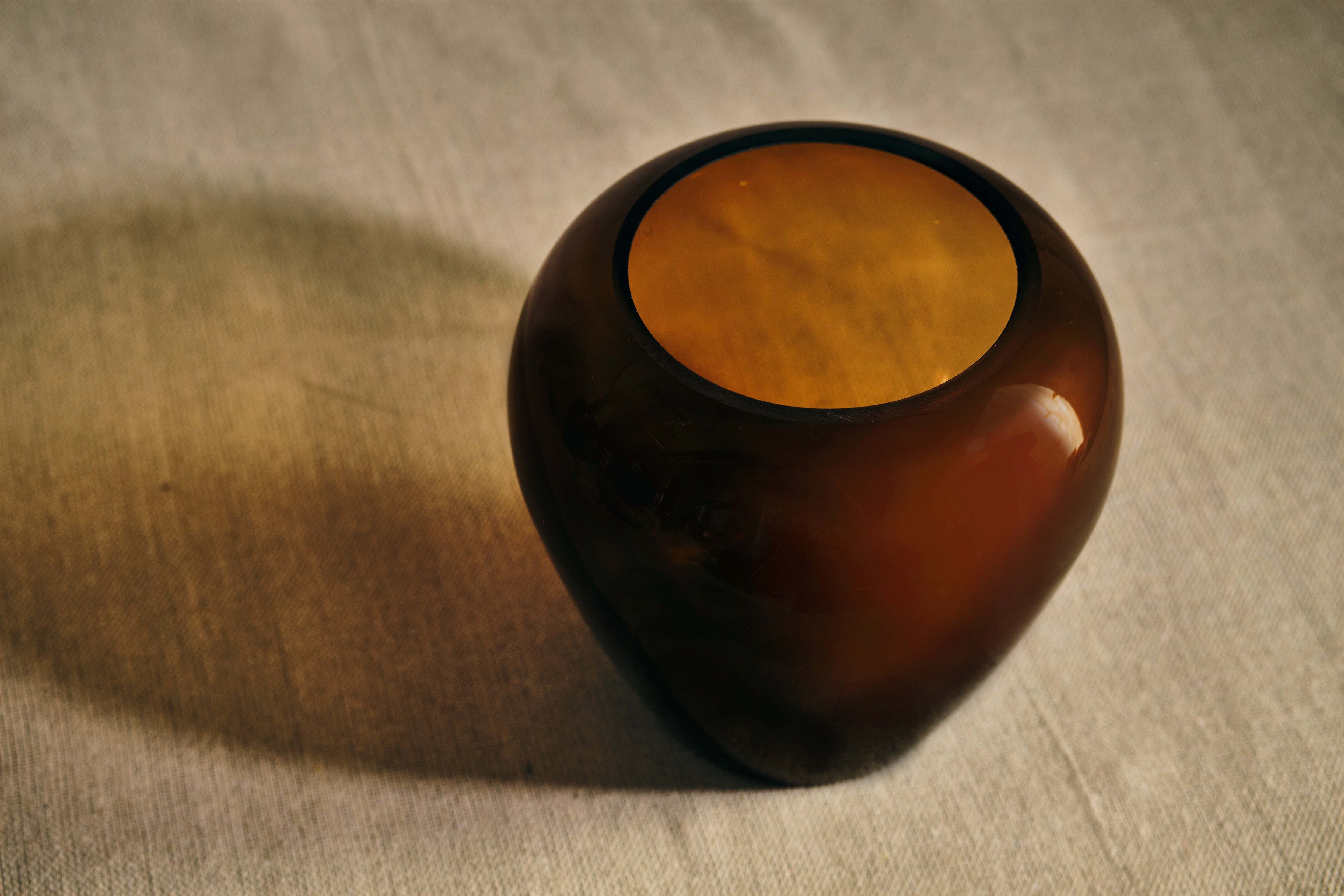 Elegant Rounded Brown Glass Vase - Handcrafted Decorative Centerpiece for Home, Wedding & Floral Arrangements