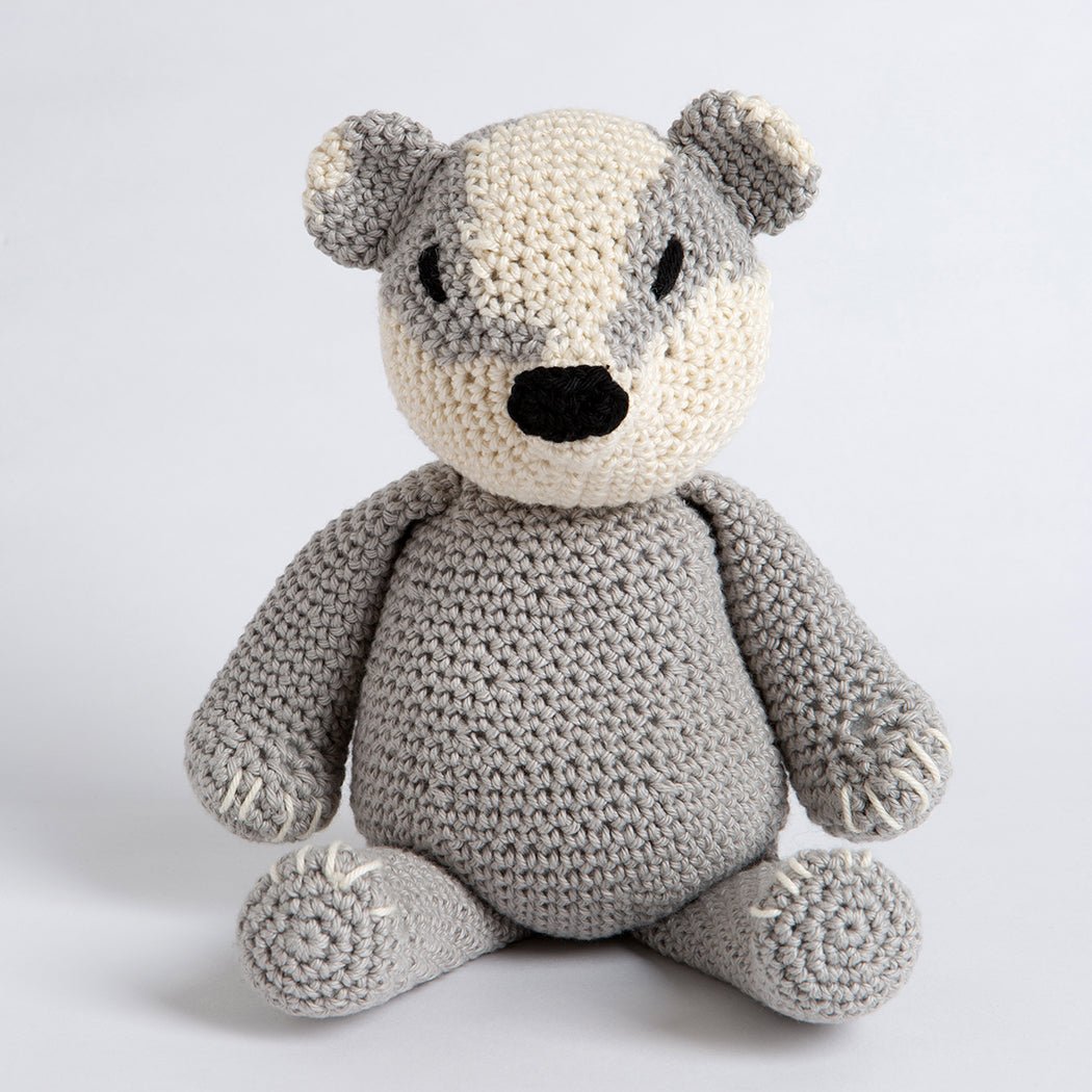 Daisy The Badger Crochet Kit - Complete DIY Crochet Set for Beginners & Adults - Perfect for Crafting, Gifts & Home Decor