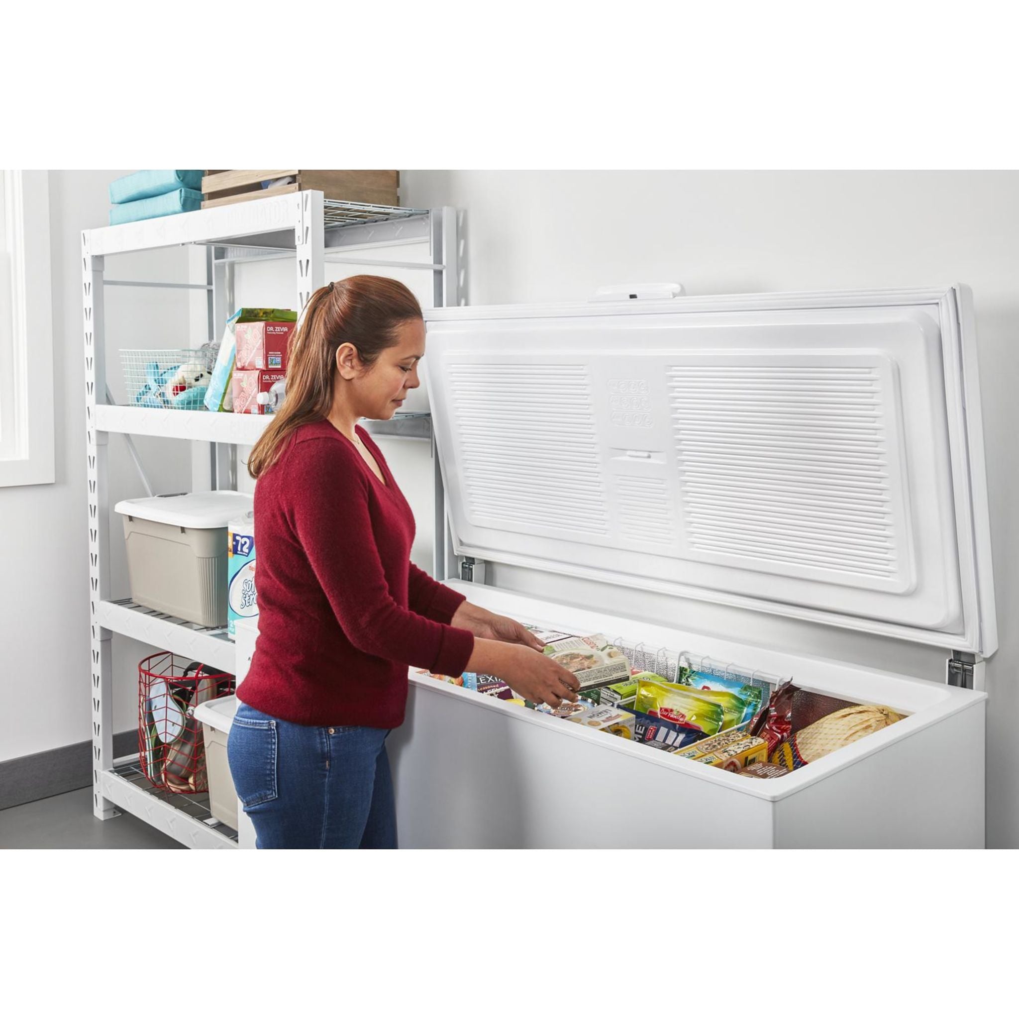 Amana AZC5216LW 7.0 Cu. Ft. Chest Freezer in White - Energy Efficient, Deep Freeze Storage for Home, Garage, or Basement - Perfect for Bulk Food, Meat, and Frozen Goods