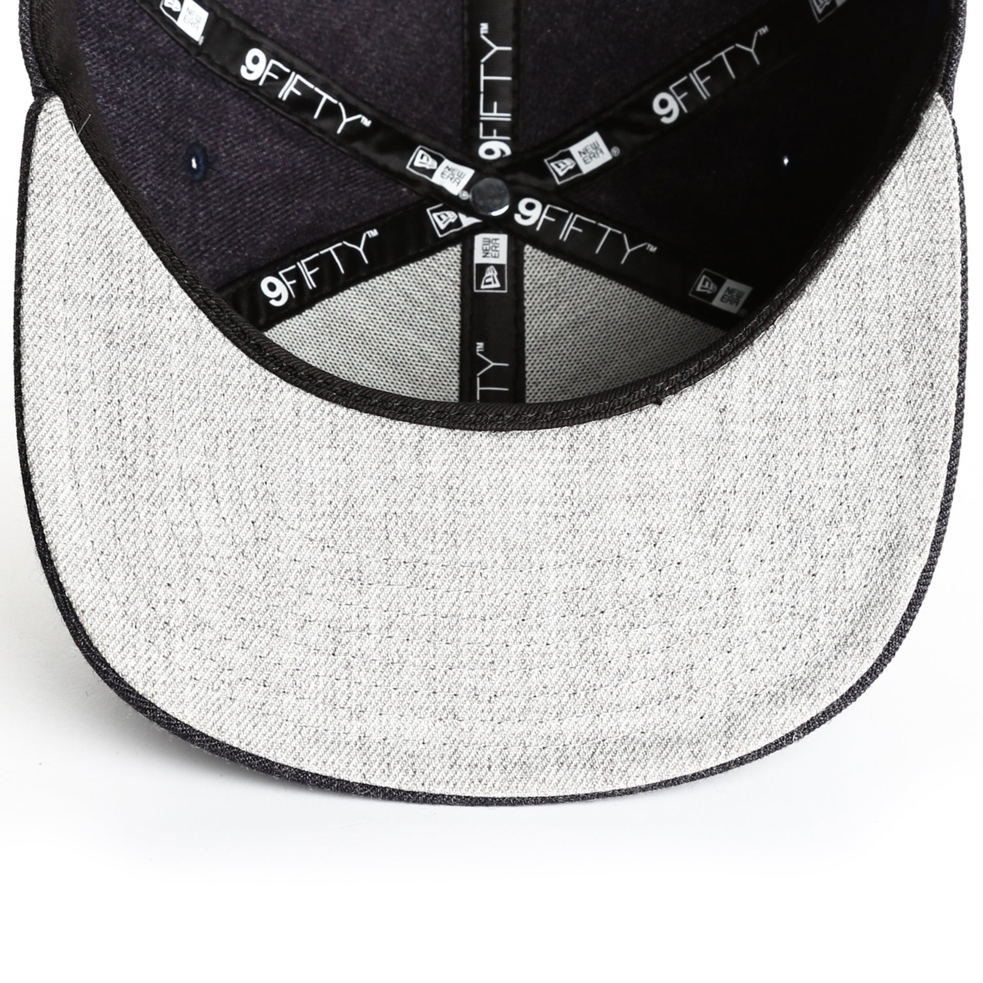 New Era 9Fifty New York Yankees Heather Hype Snapback Cap - Charcoal Heather - Official MLB Baseball Hat for Men & Women - Perfect for Sports Fans, Streetwear Fashion & Casual Outfits