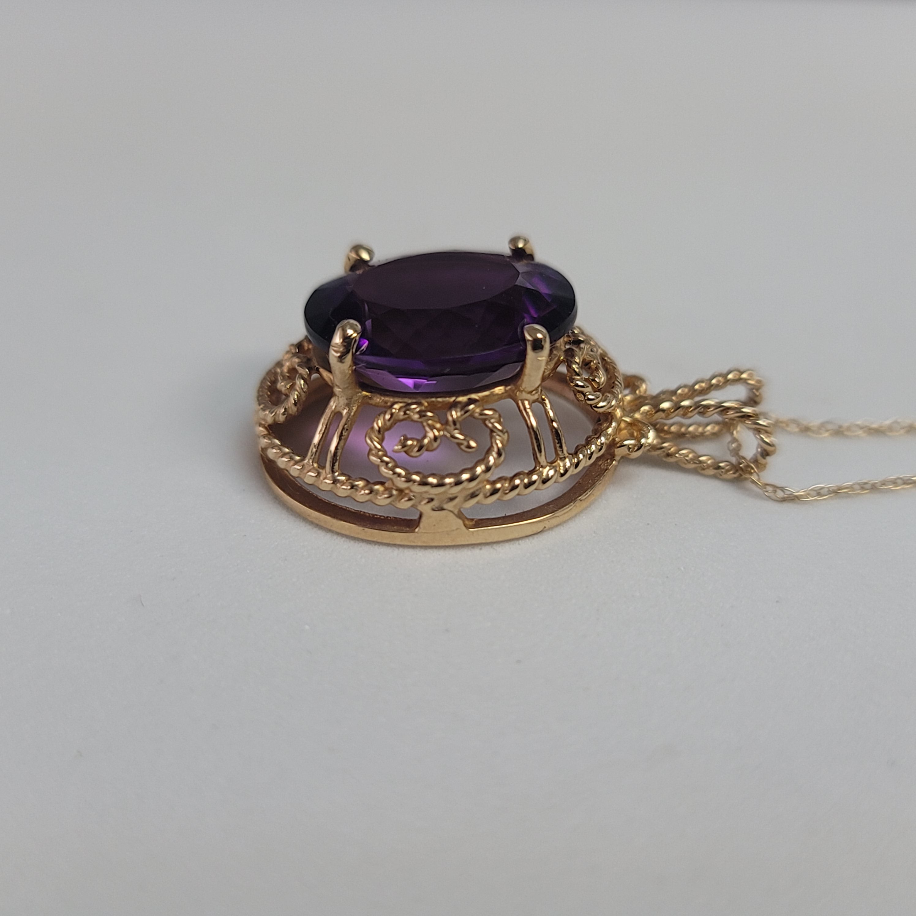 15 Carat Oval Amethyst Necklace for Women - Elegant Purple Gemstone Jewelry Gift for Birthday, Anniversary & Valentine's Day - Perfect for Evening Parties, Weddings & Special Occasions