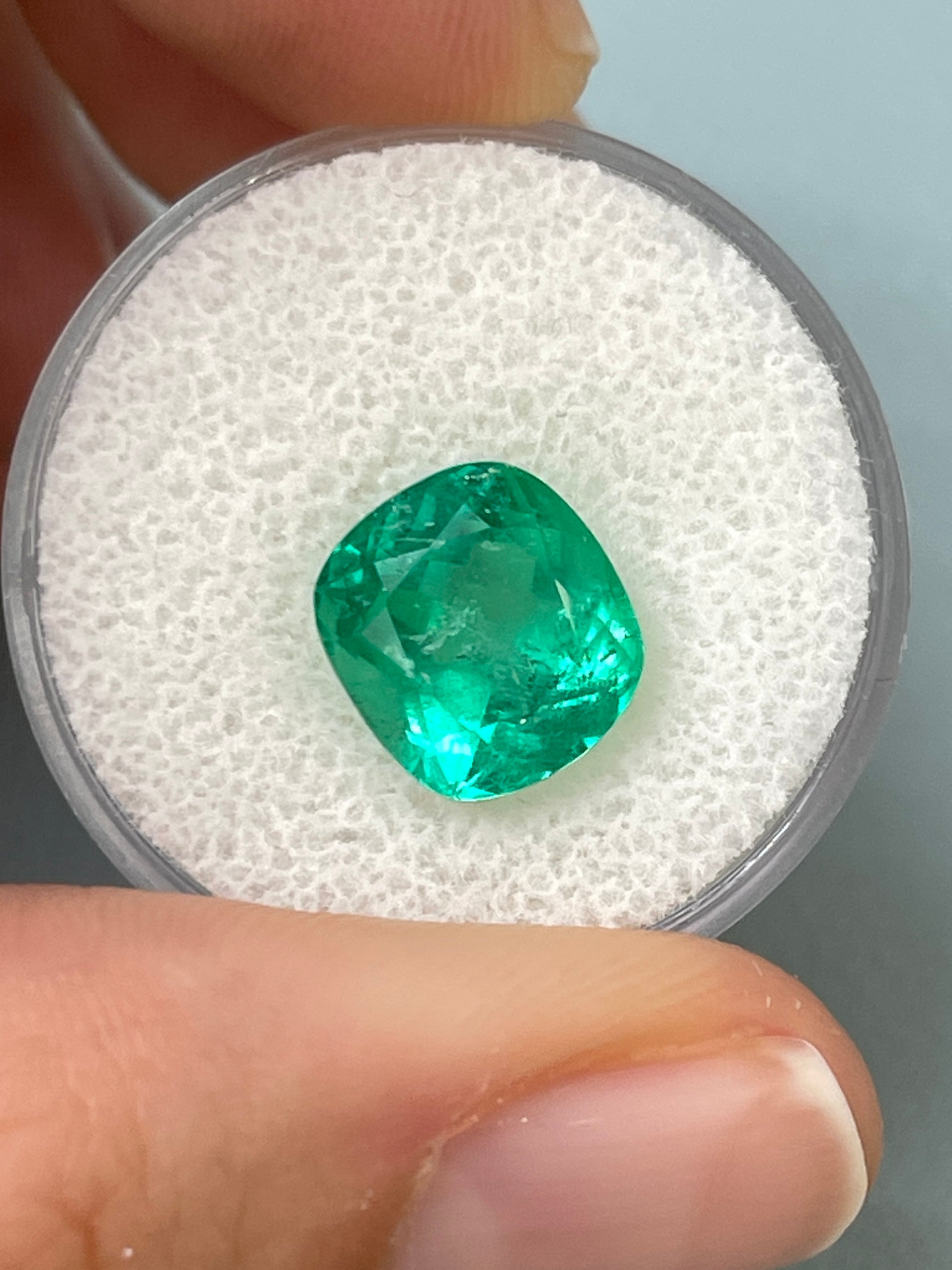 3.99 Carat Natural Colombian Emerald - 10.3x9.4mm Earthy Bluish Loose Gemstone, Cushion Cut for Jewelry Making & Engagement Rings