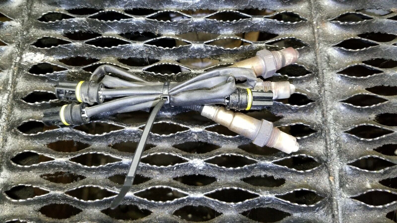 03 04 05 06 Mercedes CL500 Oxygen Sensor 3pcs OEM Replacement - Compatible with W215 CL500 Models - Improve Engine Performance & Fuel Efficiency for Smooth Driving