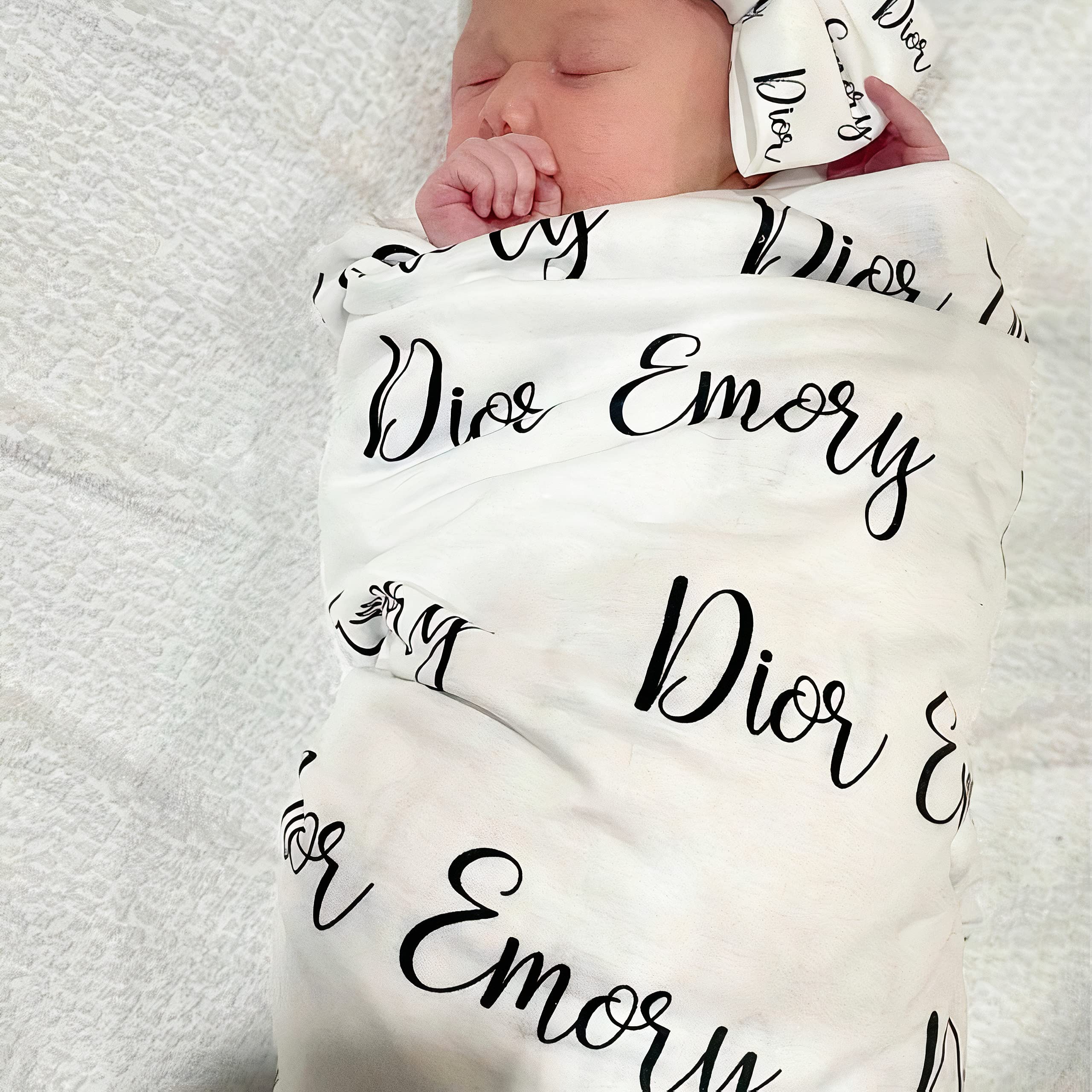 Personalized Baby Blanket with Name - Custom Embroidered Soft Flannel Blanket for Newborn Boys & Girls - Perfect Baby Shower, Birthday, Mother's Day Gift - Ideal for Nursery, Swaddling, and Photo Props