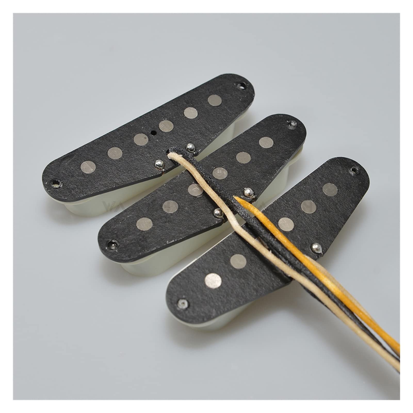Premium SSS Handwound Alnico 3 Single Coil Guitar Pickups for Fender Stratocaster ST - Replacement Pickup Set (Neck/Middle/Bridge) - Perfect for Blues, Rock & Vintage Tone Enhancement