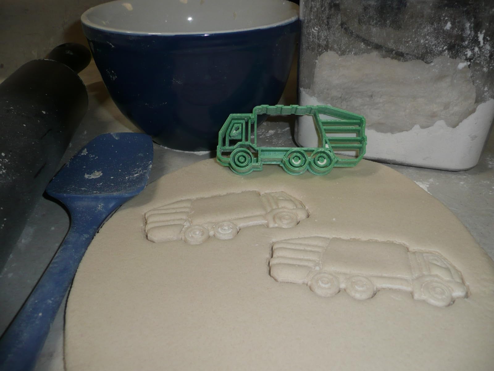 Premium USA-Made Garbage Truck Cookie Cutter - Perfect for Baking, Cake Decorating & DIY Cookie Crafts - Fun Transportation Theme for Kids' Parties & School Events