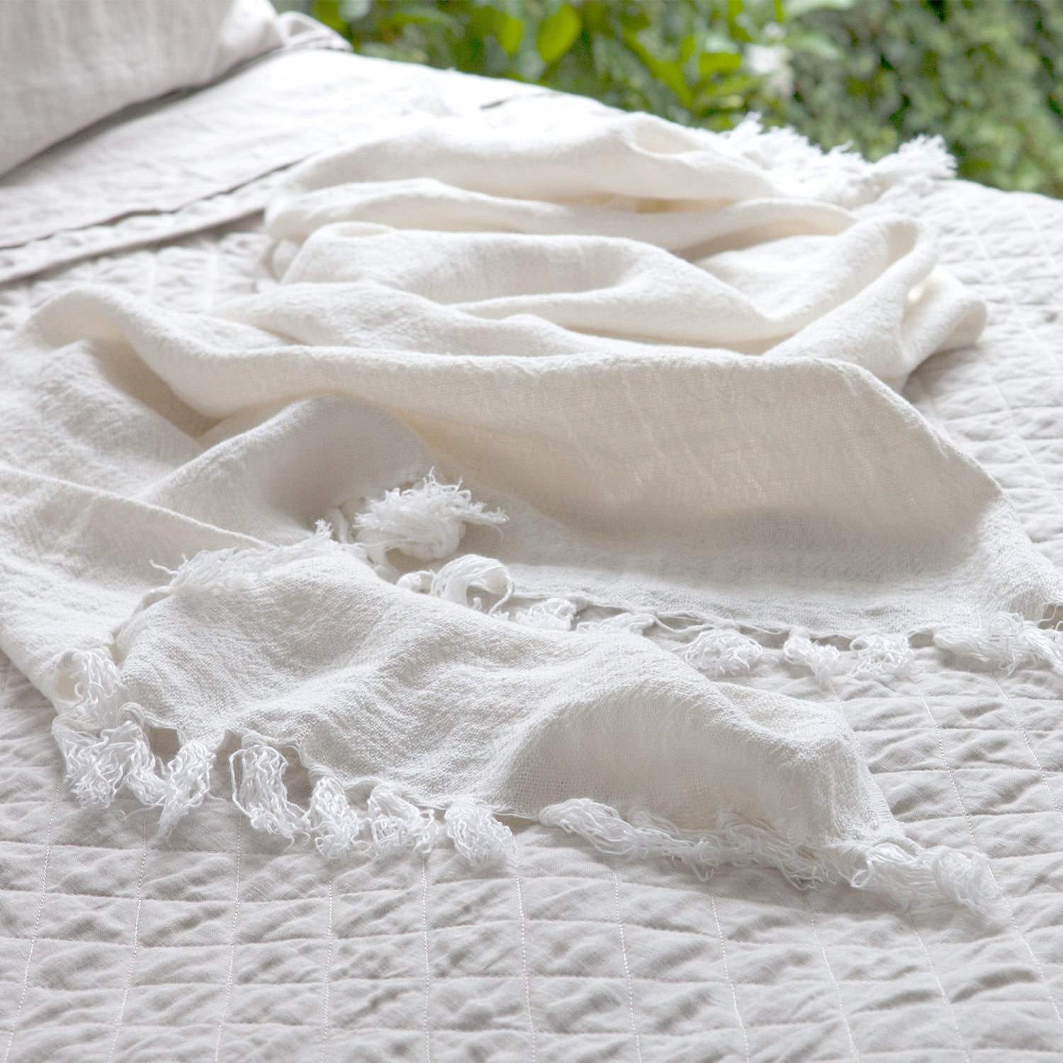 Montauk Throw Blanket - 7 Vibrant Colors - Cozy & Soft for Living Room, Bedroom, or Outdoor Use