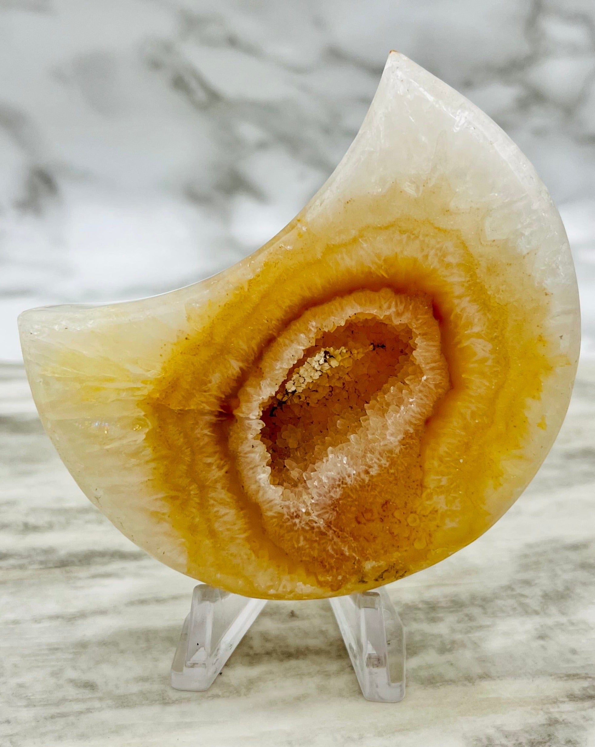 Natural Agate Moon Carving - Handcrafted Gemstone Decor for Home, Office & Meditation | Perfect for Yoga, Feng Shui & Spiritual Healing