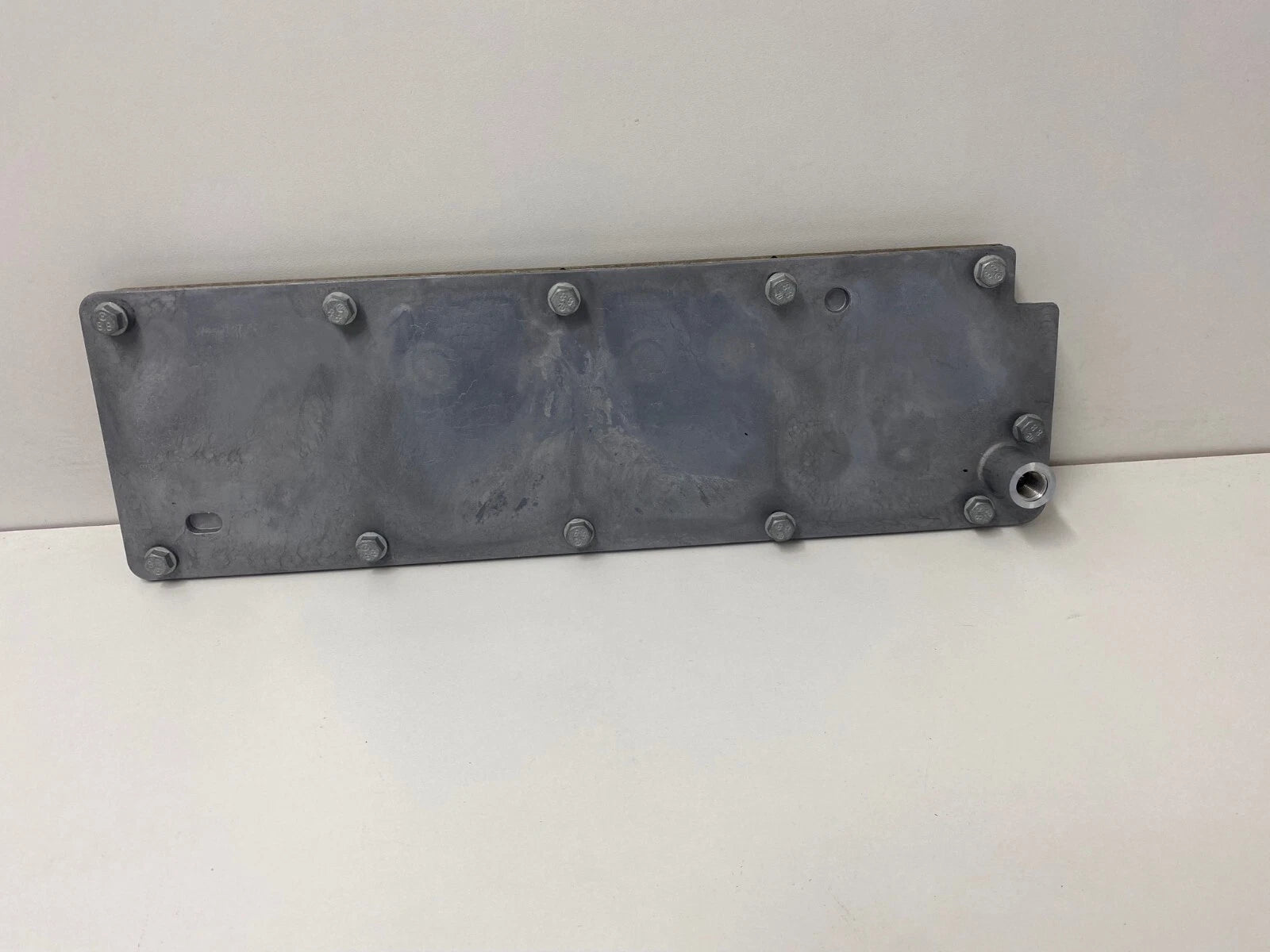 GM Holden VE VF LS2 LS3 L98 L76 L77 Engine Valley Cover Plate - Non-PCV Type - Compatible with Commodore, Ute & HSV Models - Perfect for Engine Upgrades & Performance Builds