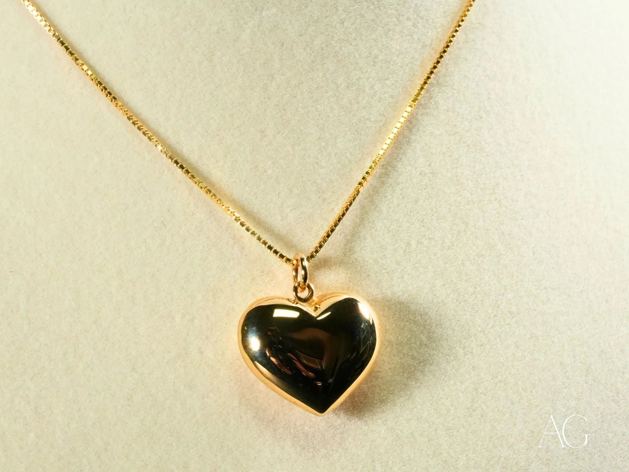 Golden Embrace Heart Pendant Necklace - 14K Gold Plated Romantic Jewelry Gift for Women - Perfect for Valentine's Day, Anniversary & Special Occasions