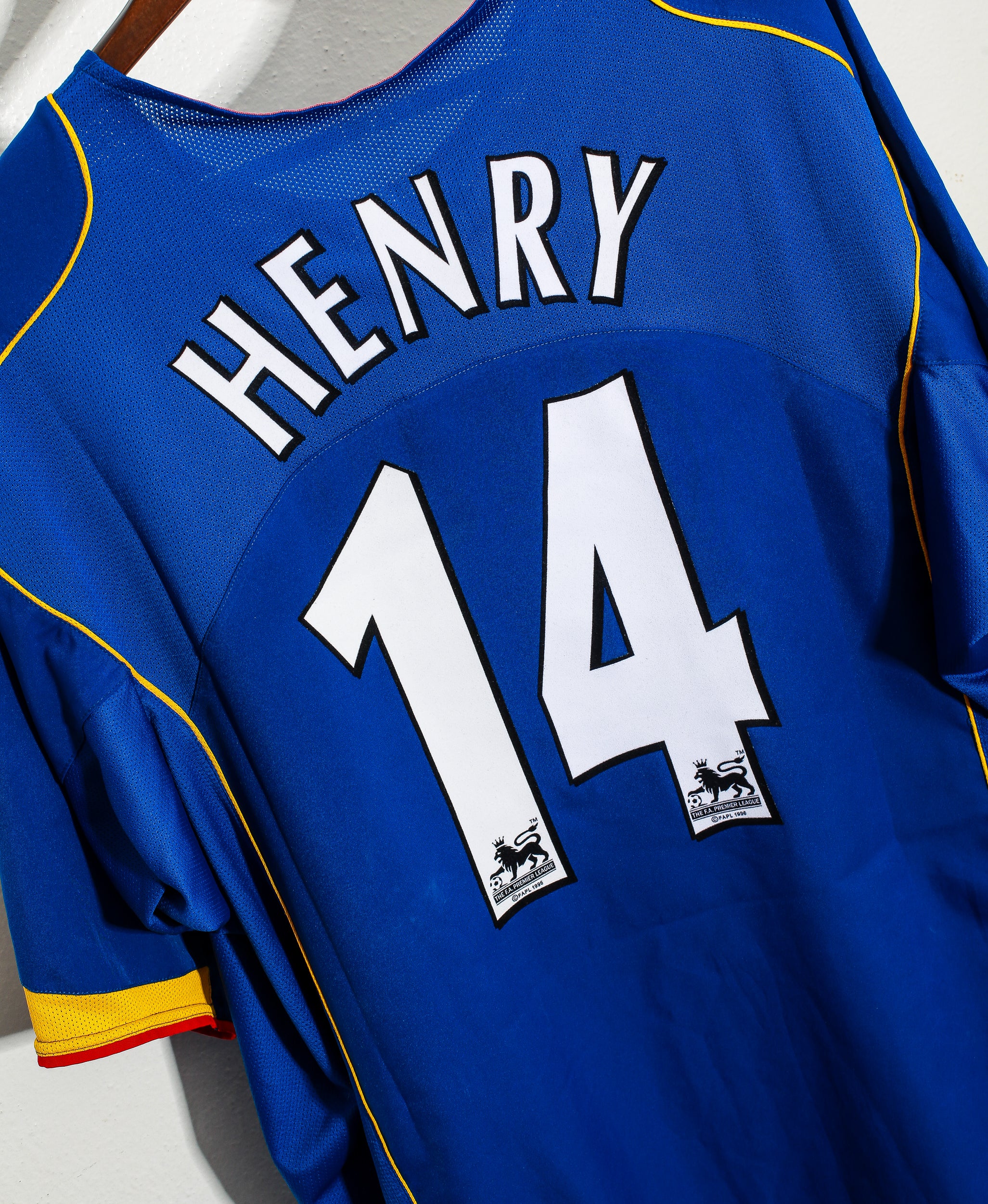 2004 Arsenal Away #14 Thierry Henry Jersey - Authentic 3XL Soccer Shirt for Fans & Collectors - Perfect for Matchdays, Gifts & Memorabilia Display