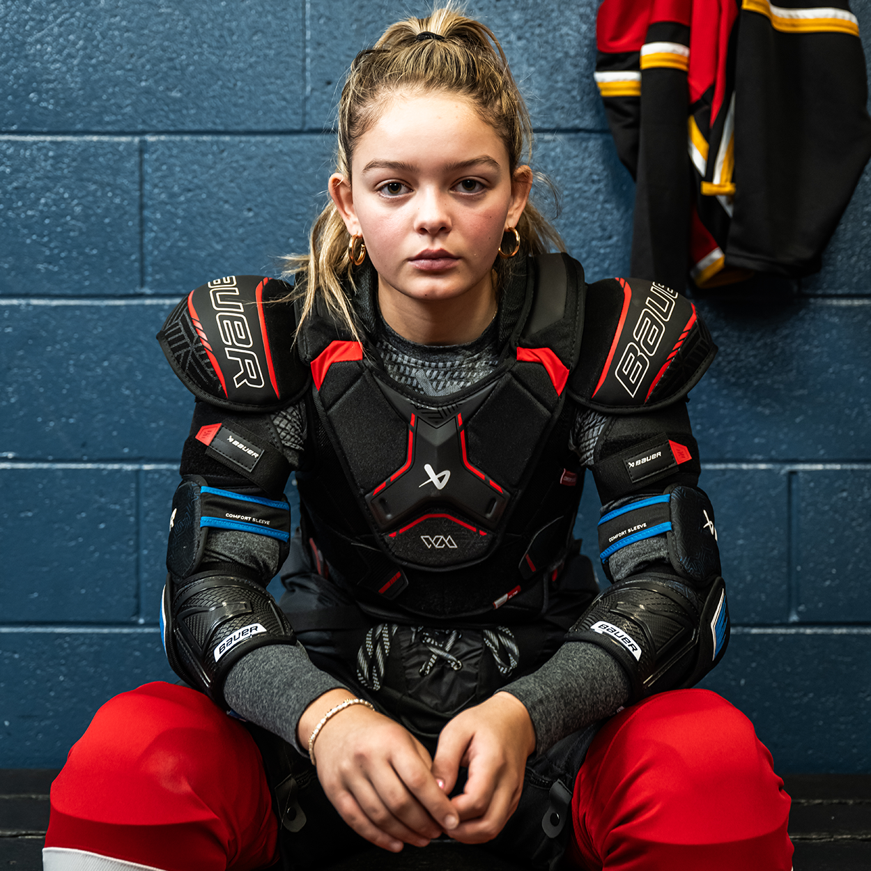 Bauer Women's Pro Shoulder Pads S24 - Hockey Protective Gear for Women - Perfect for Ice Hockey, Field Hockey & Training Sessions