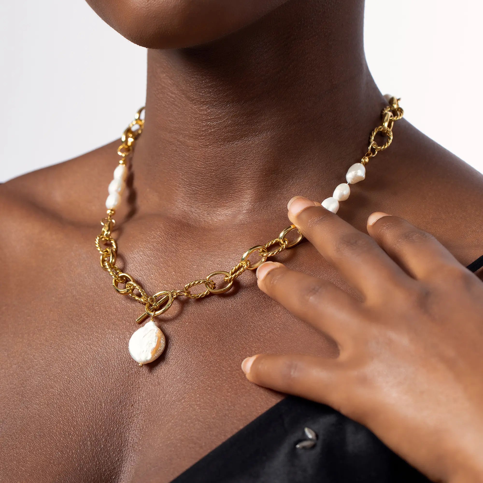 Elegant Pearl Chain Necklace for Women - Classic & Timeless Jewelry Gift for Her - Perfect for Weddings, Parties & Everyday Wear