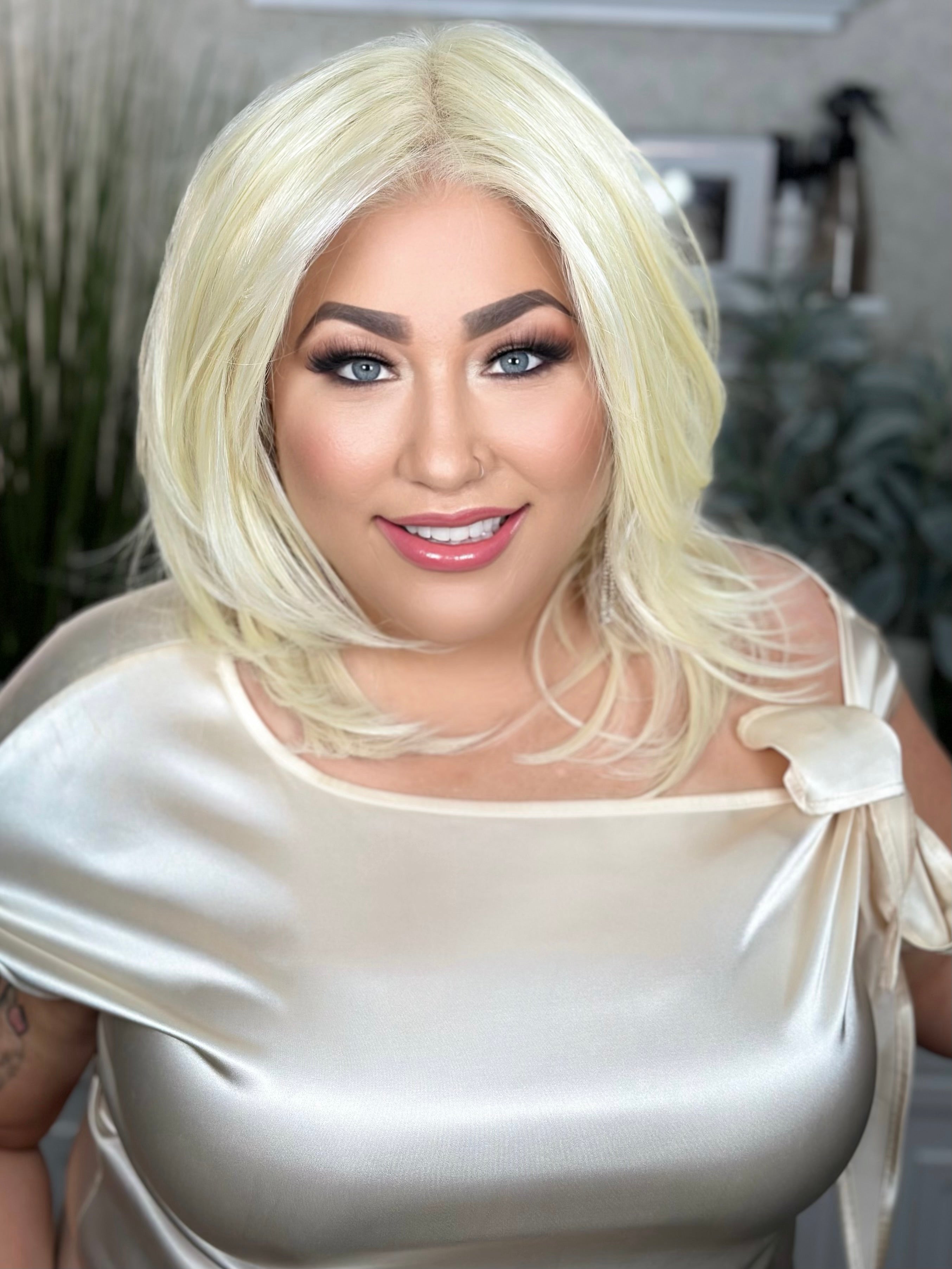 ELEGANCE AWAITS Creamy Blonde Hair Extensions - Premium Clip-in Human Hair Extensions for Length & Volume - Perfect for Weddings, Parties & Daily Styling