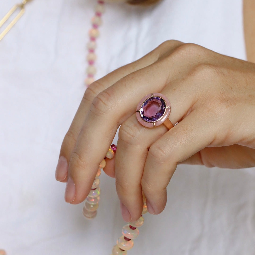 Goshwara 18K Gold Ring with Oval Light Amethyst & Pink Opal Inlay - Elegant Jewelry for Women, Perfect for Weddings, Anniversaries & Special Occasions