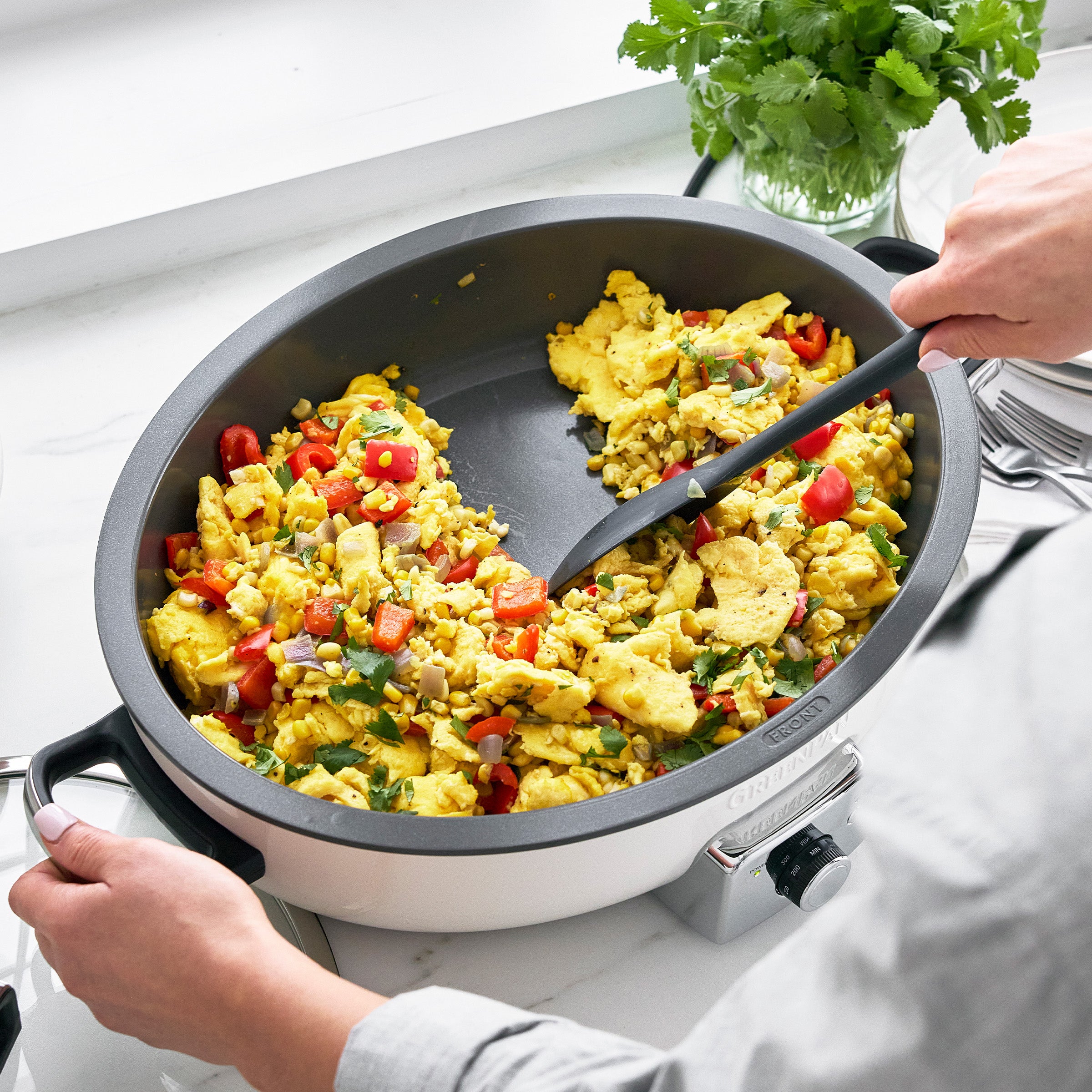 Elite 5.5 Quart Oval Electric Skillet with Adjustable Temperature - Perfect for Frying, Sautéing & Slow Cooking | Cream White | Ideal for Family Dinners, Camping & Holiday Meals