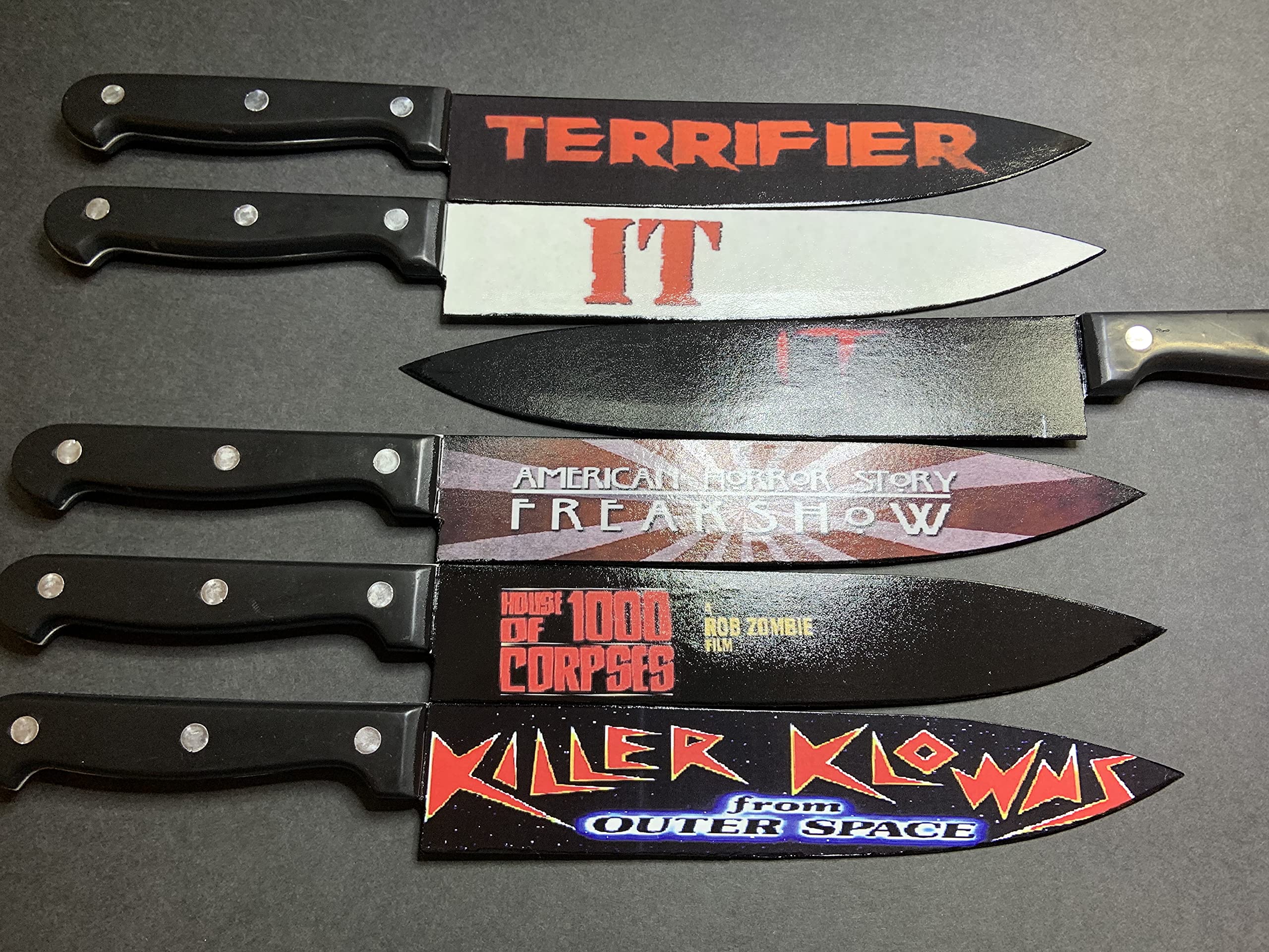 Scary Clown Horror Themed 6-Piece Kitchen Knife Set with Sublimated Stand - Perfect for Halloween Parties, Horror Enthusiasts & Themed Cooking